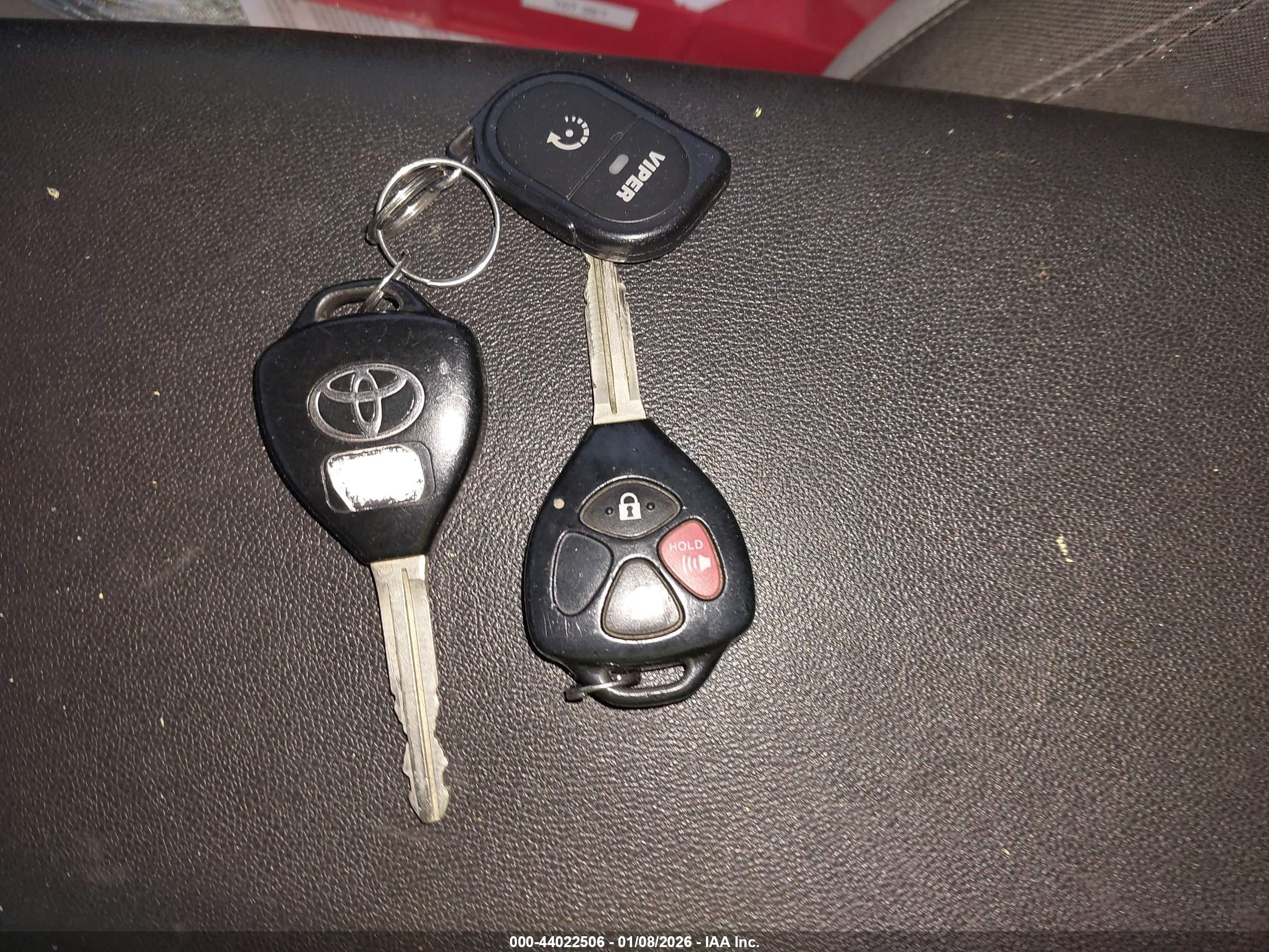 TOYOTA RAV4 image 11