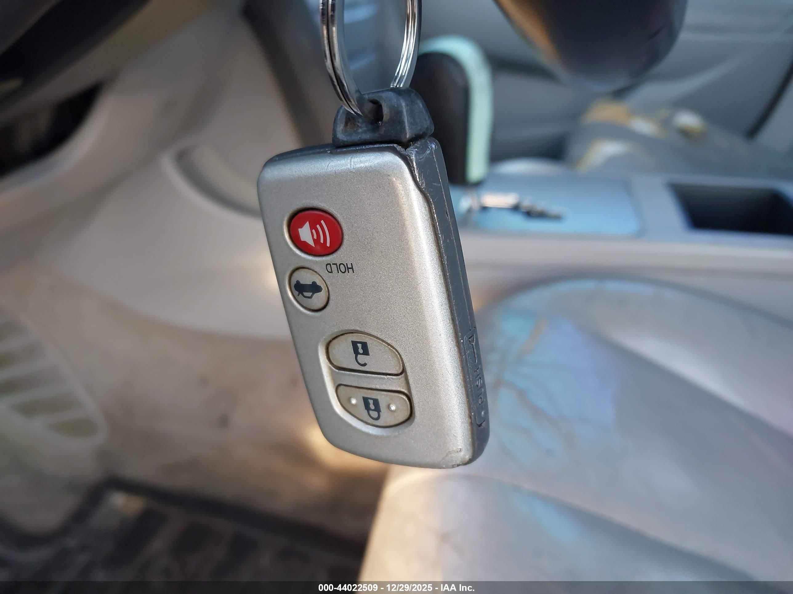 TOYOTA CAMRY image 11