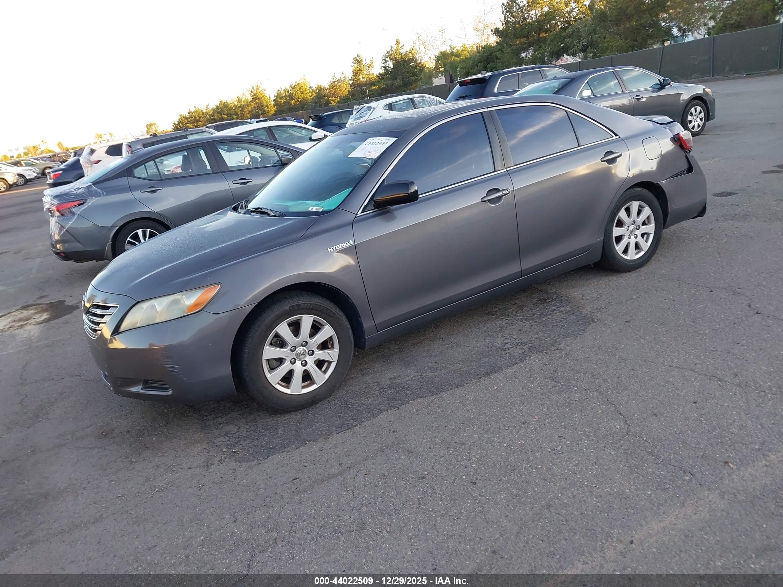 TOYOTA CAMRY image 2