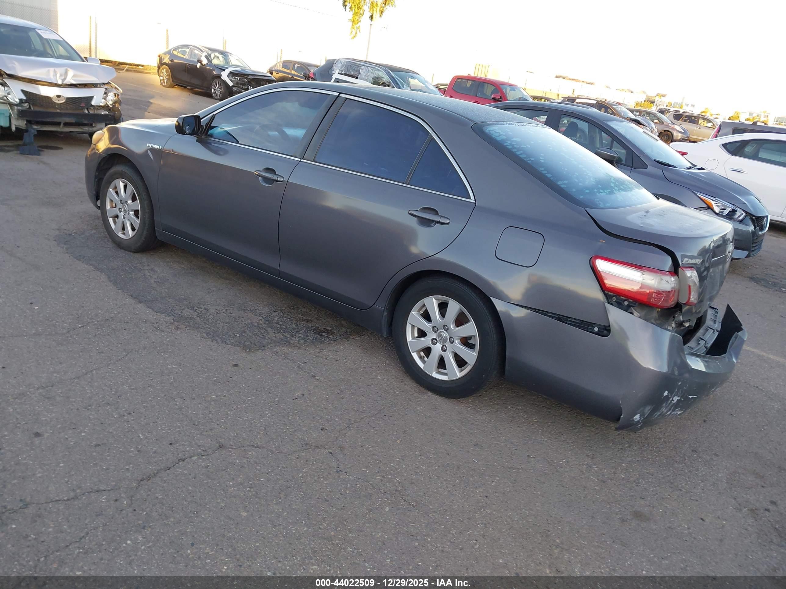 TOYOTA CAMRY image 3