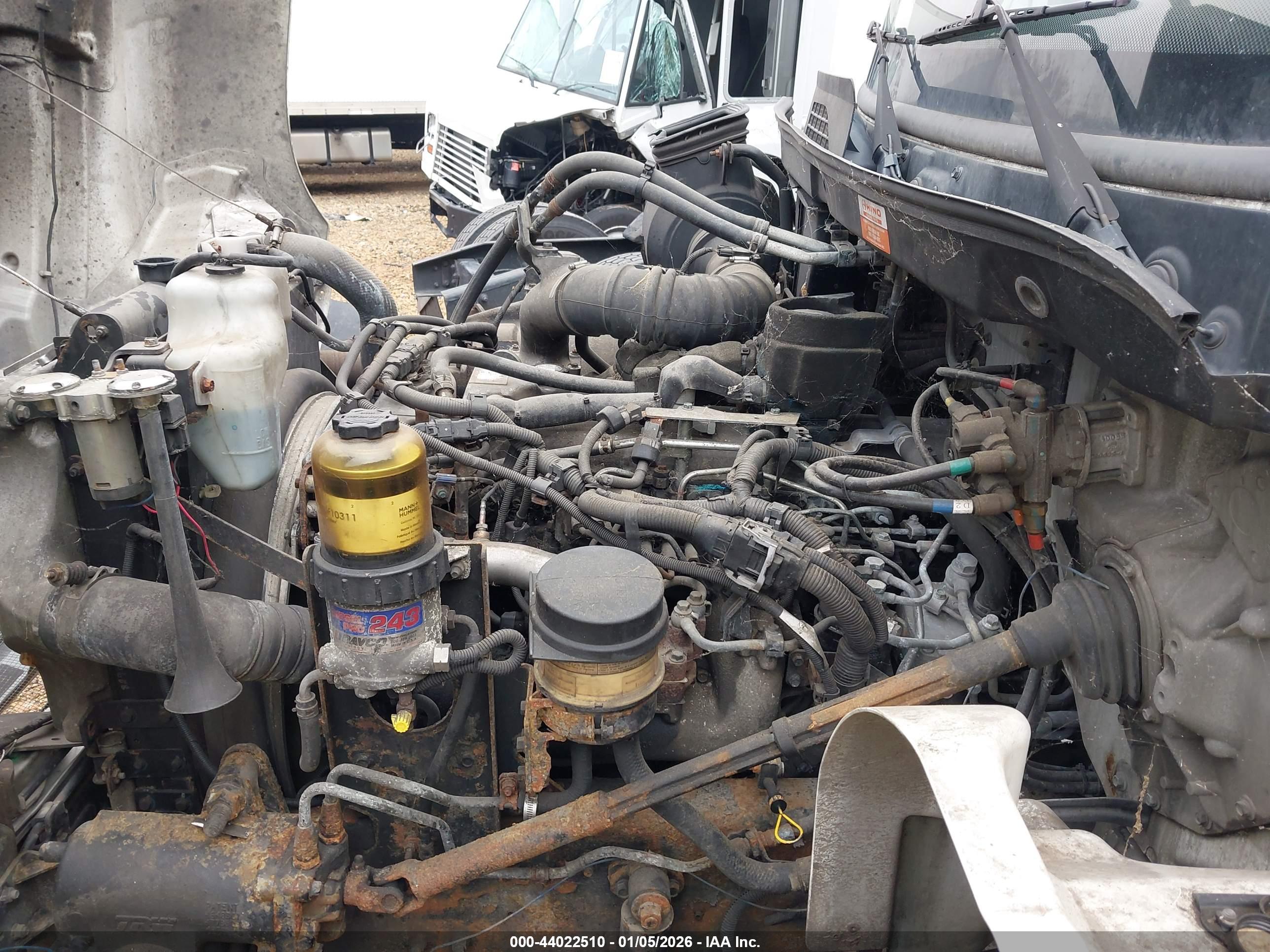 HINO 258/268 image 10