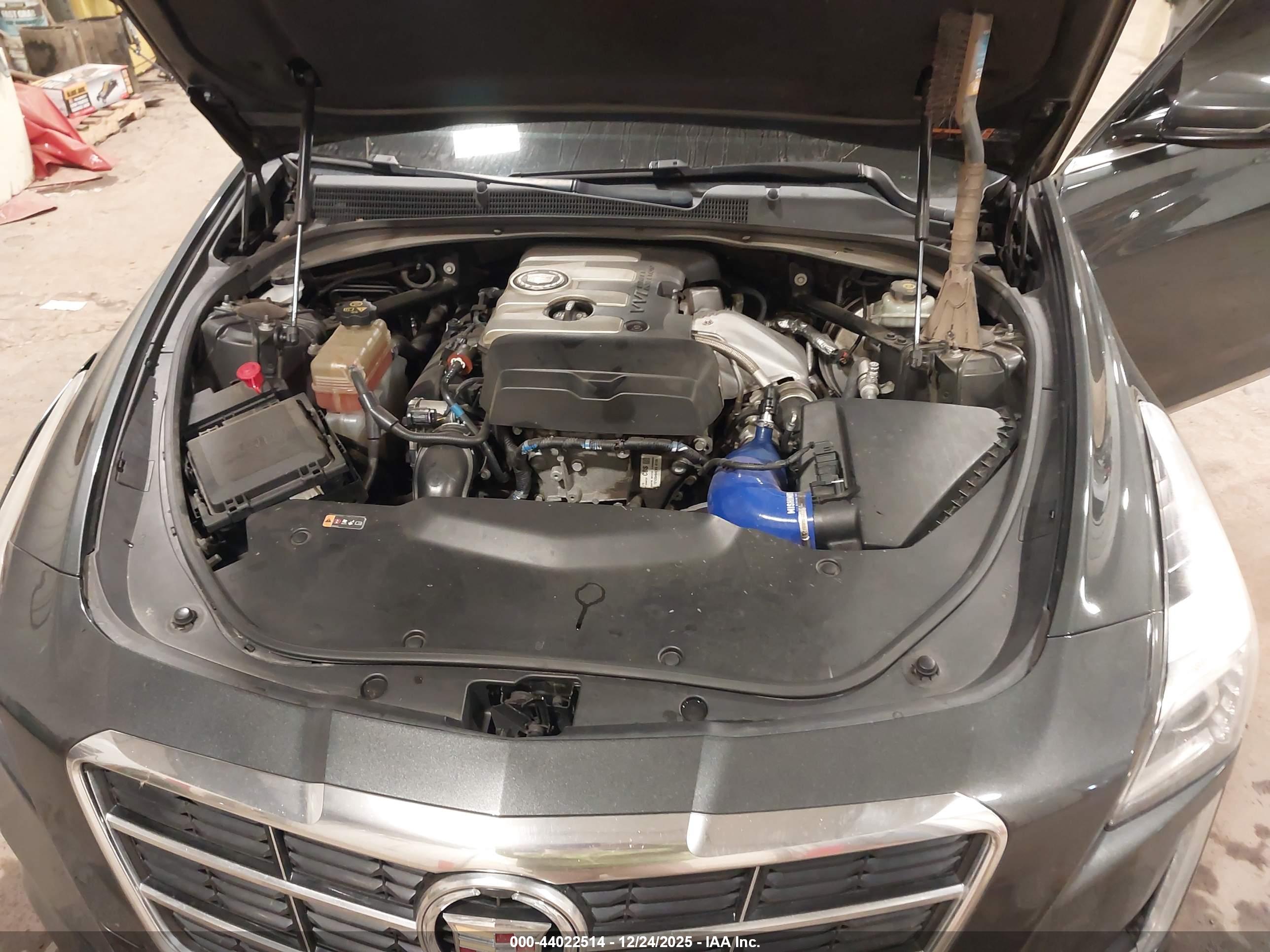 CADILLAC CTS image 10