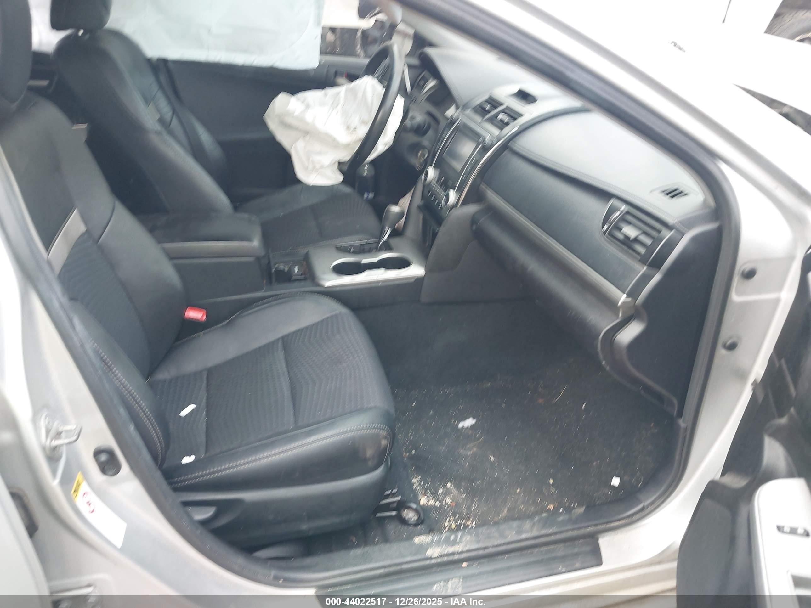 TOYOTA CAMRY image 5