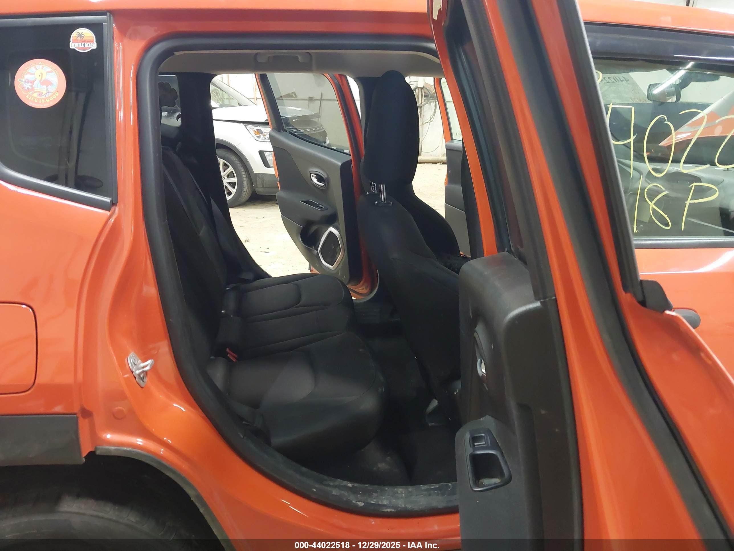 JEEP RENEGADE image 8
