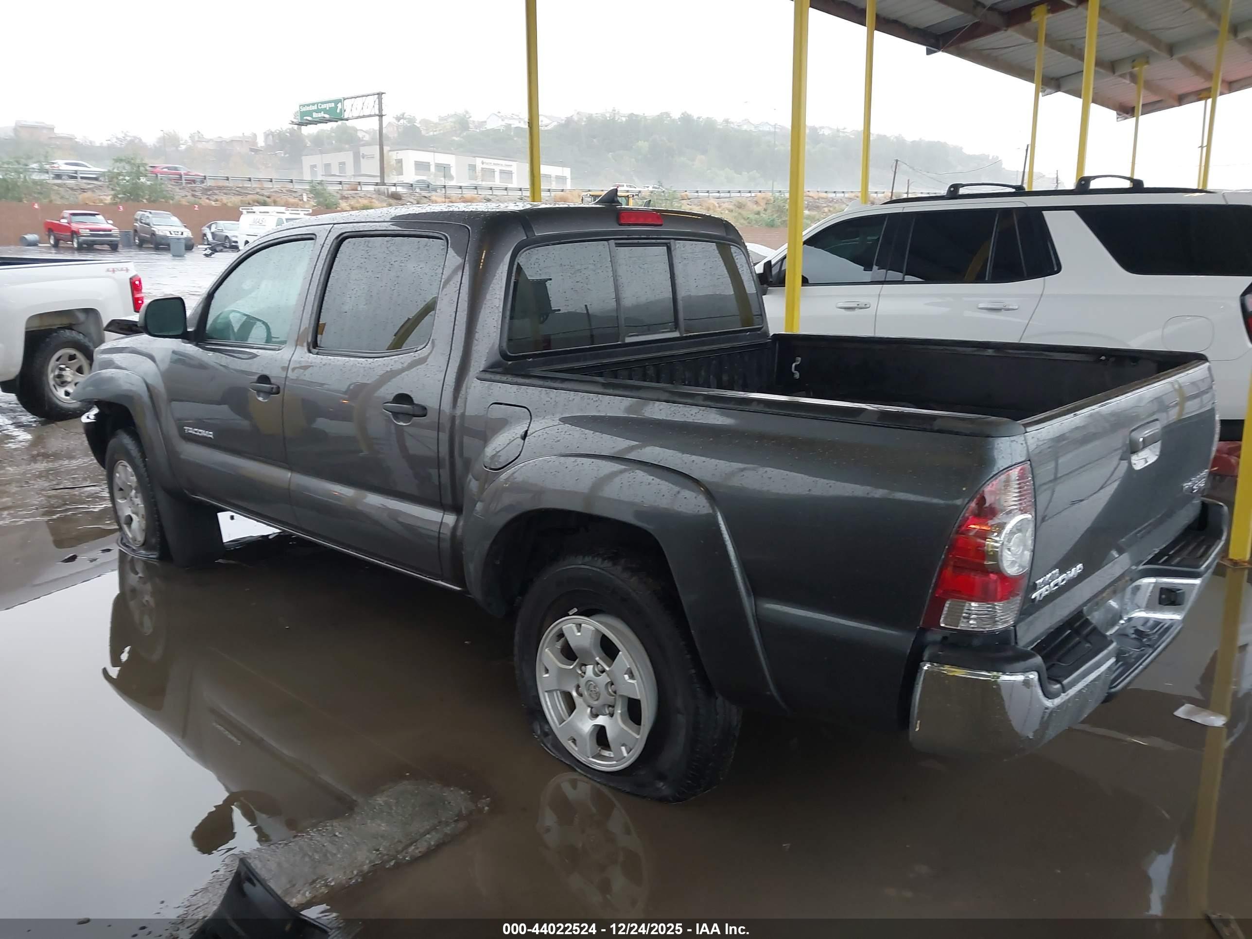 TOYOTA TACOMA image 3