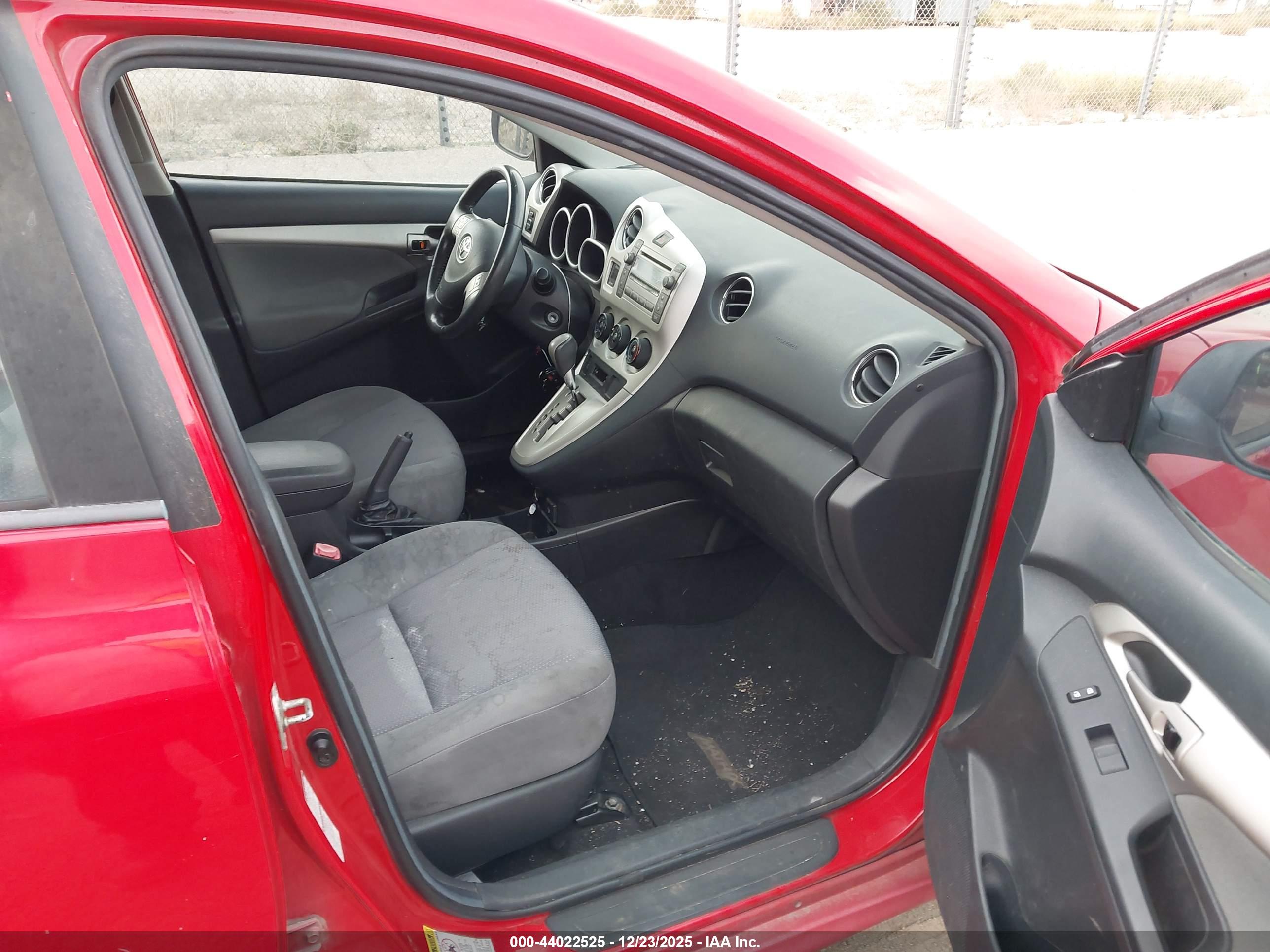 TOYOTA MATRIX image 5