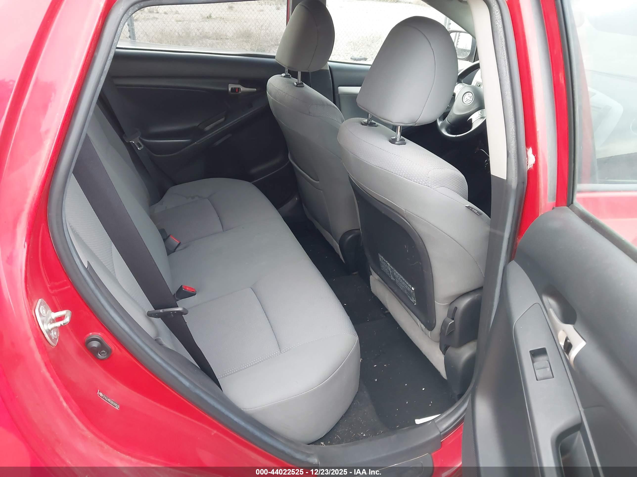 TOYOTA MATRIX image 8