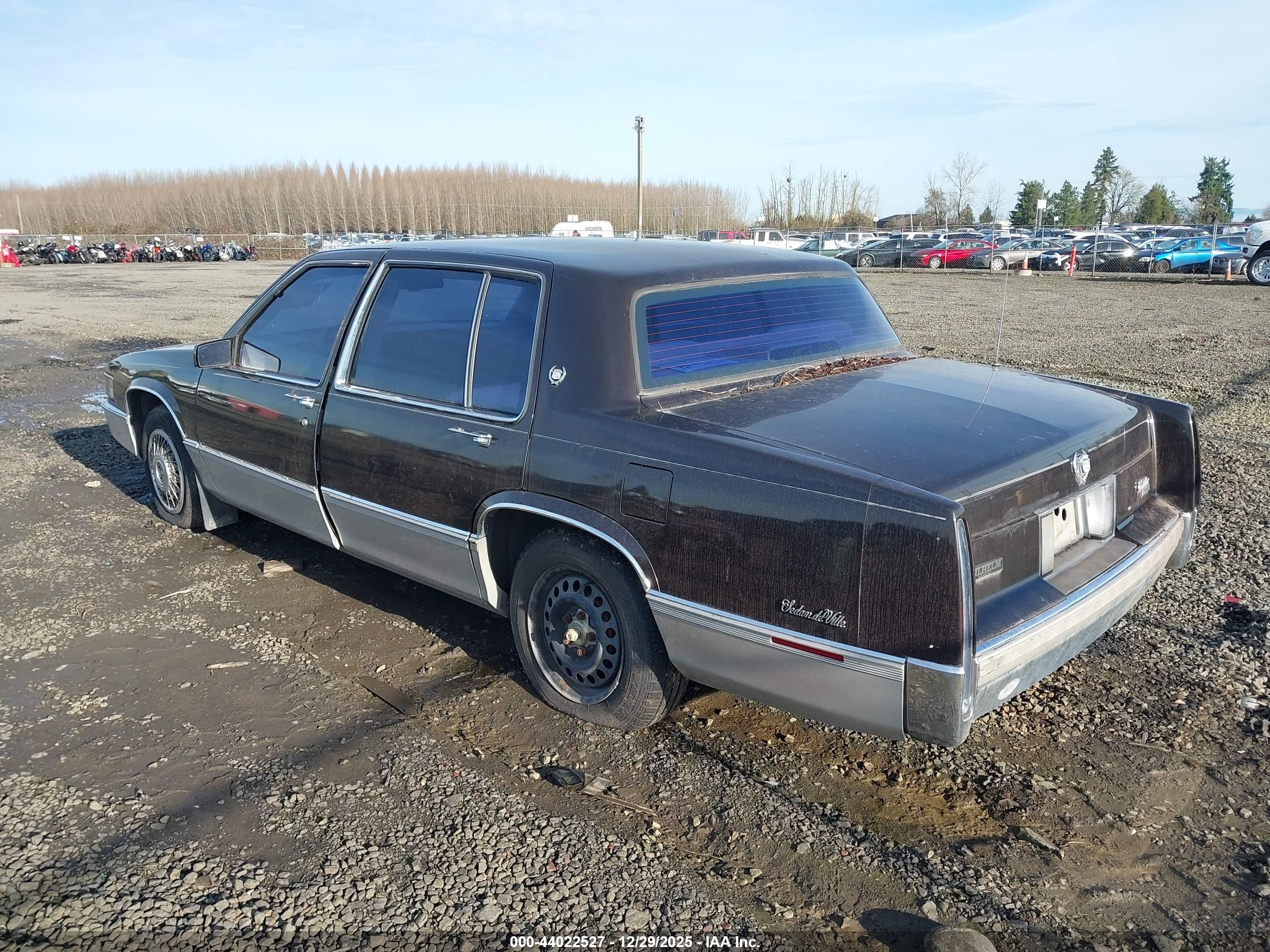 CADILLAC DEVILLE image 3