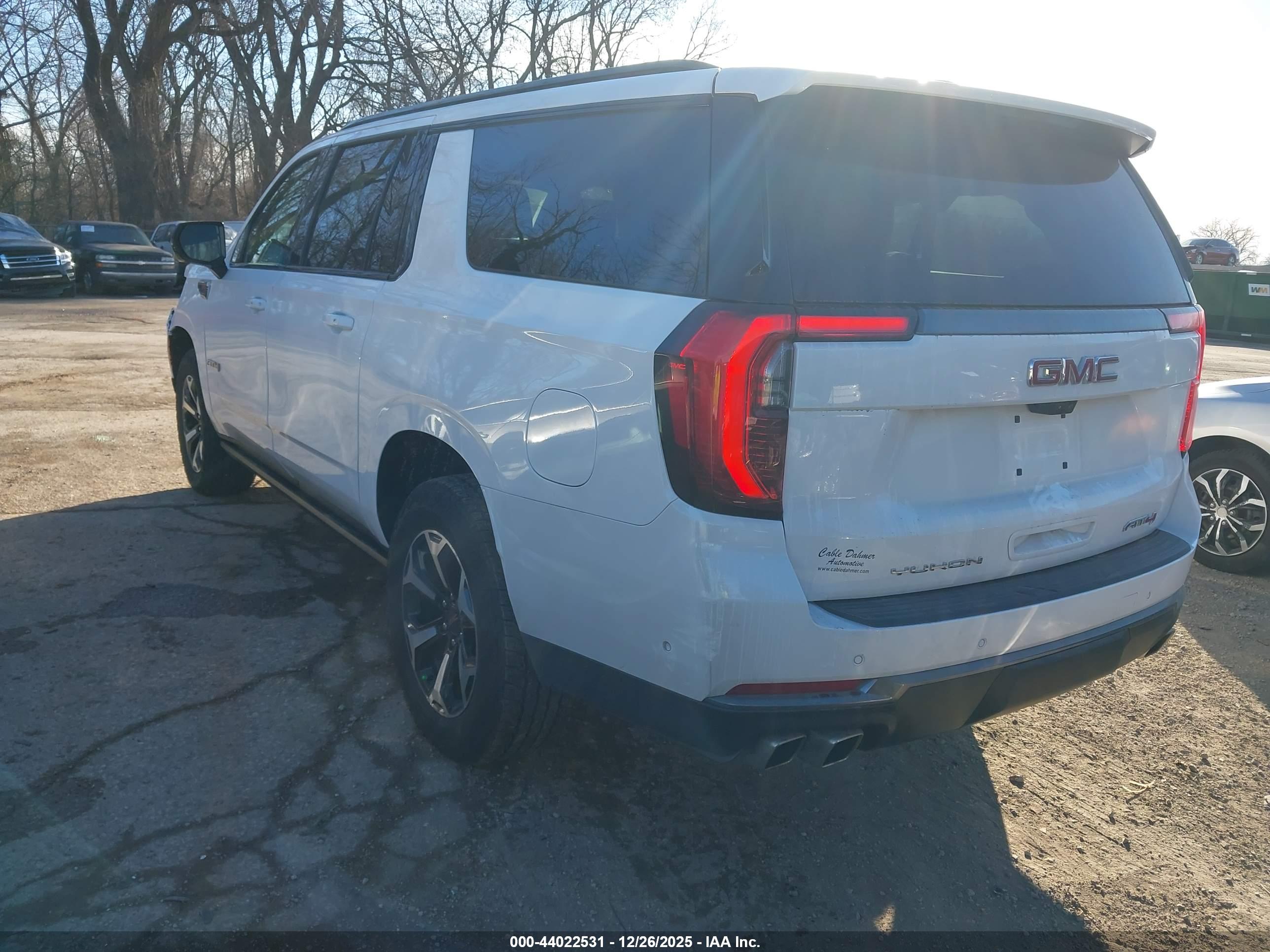 GMC YUKON image 3