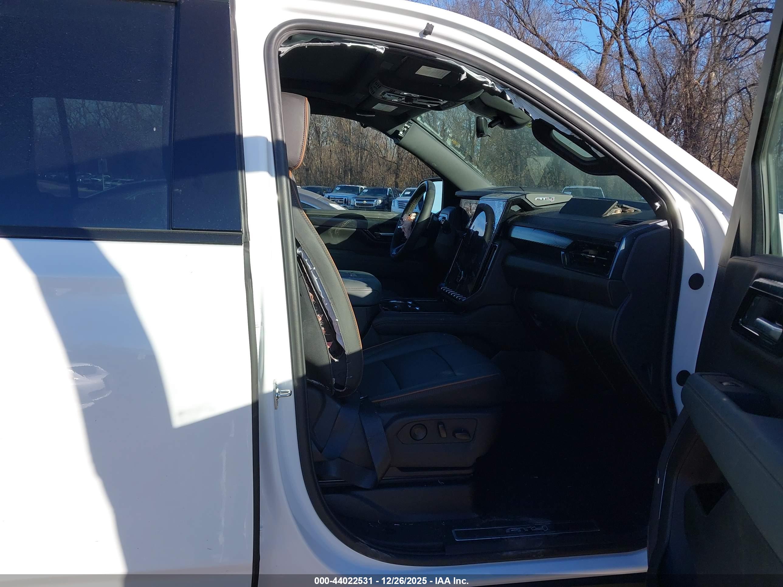 GMC YUKON image 5