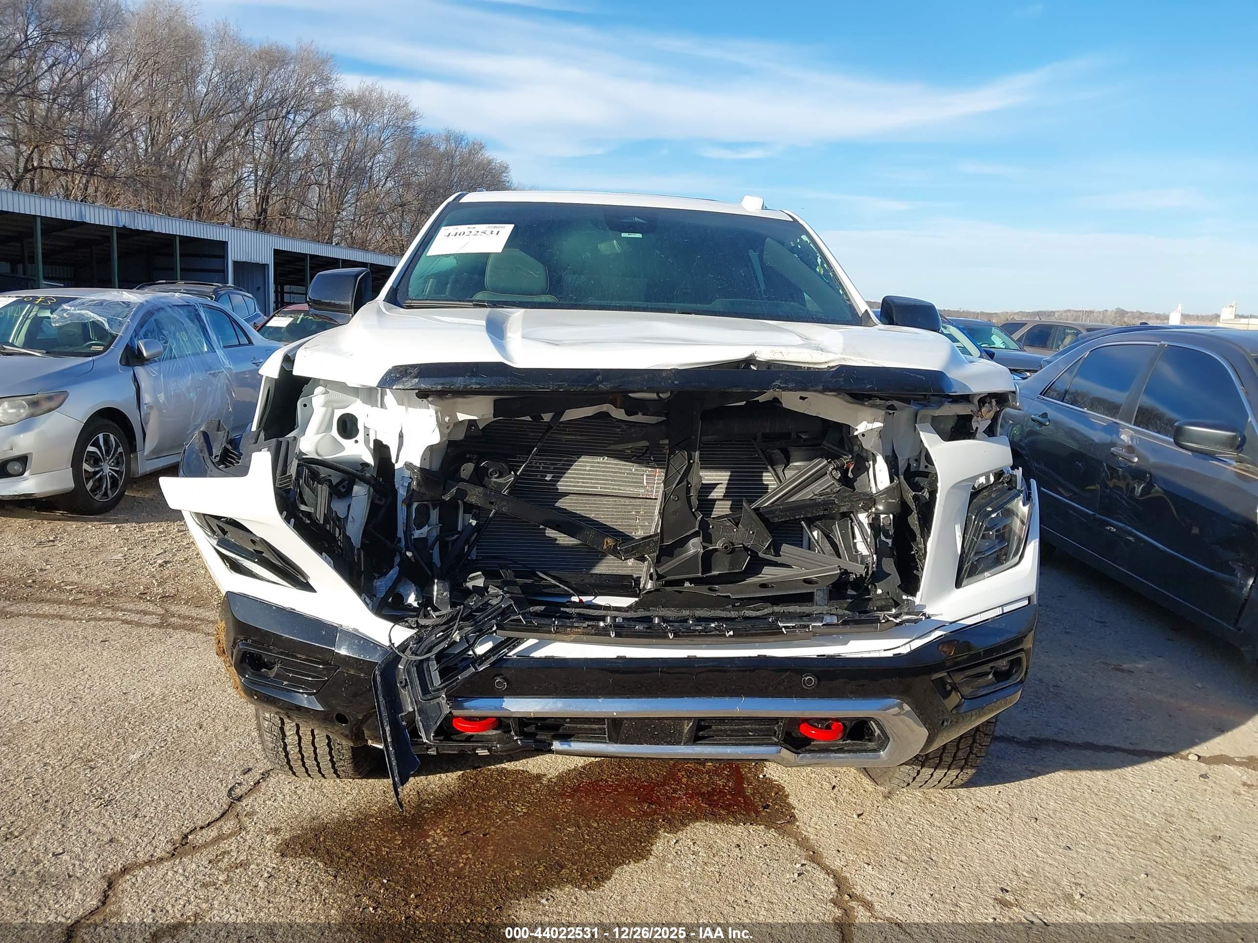 GMC YUKON image 6