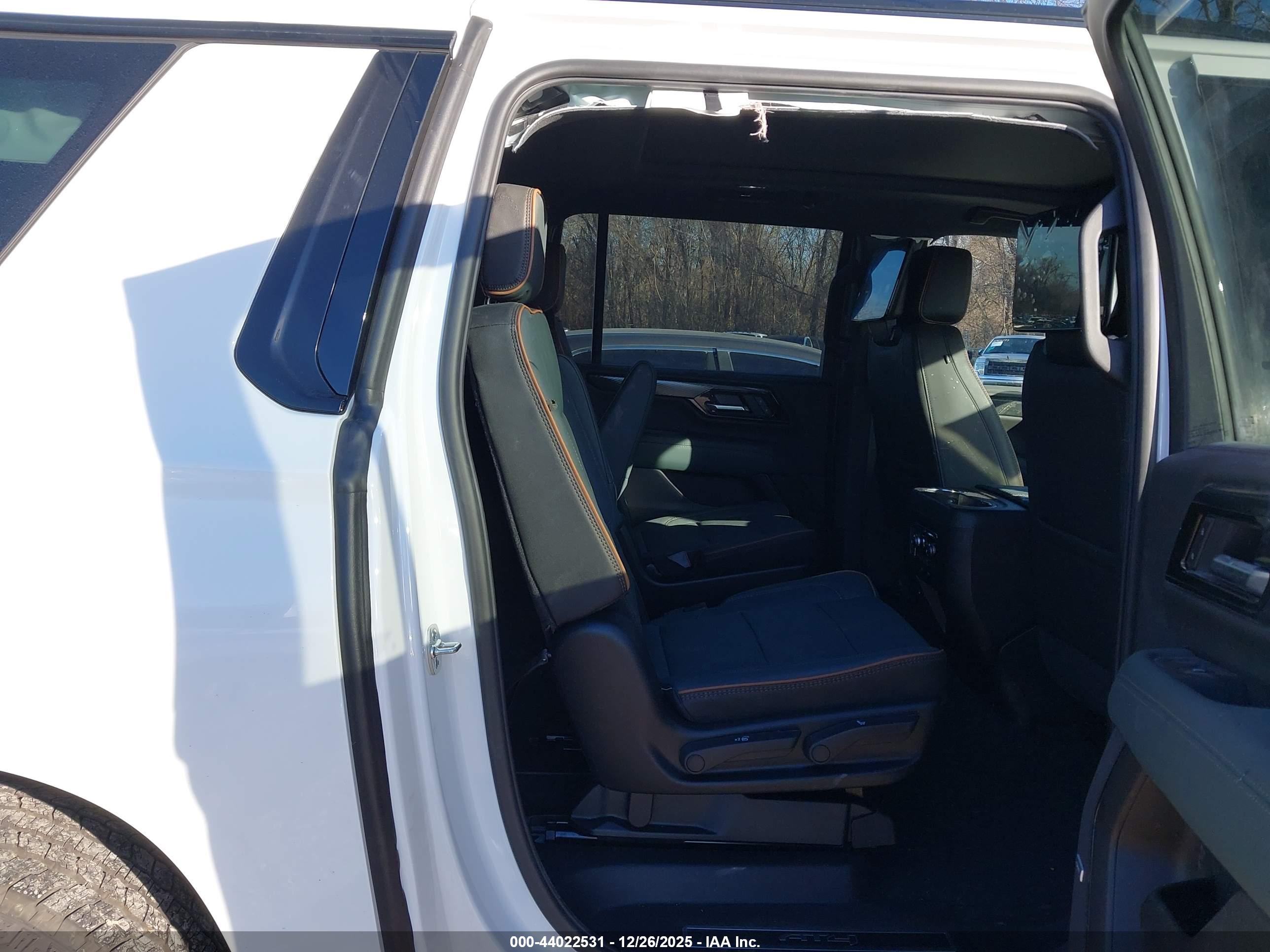 GMC YUKON image 8