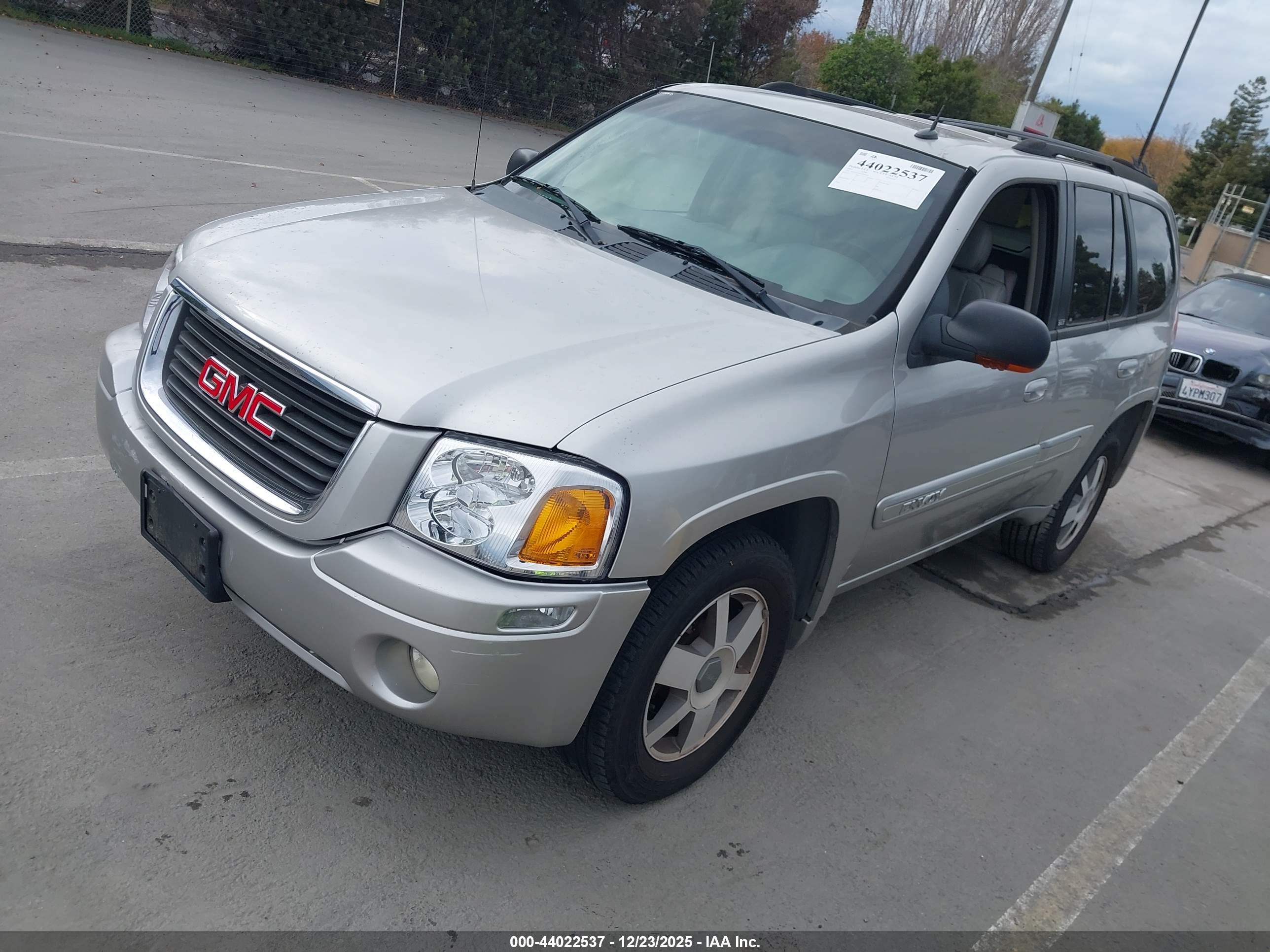 GMC ENVOY image 2