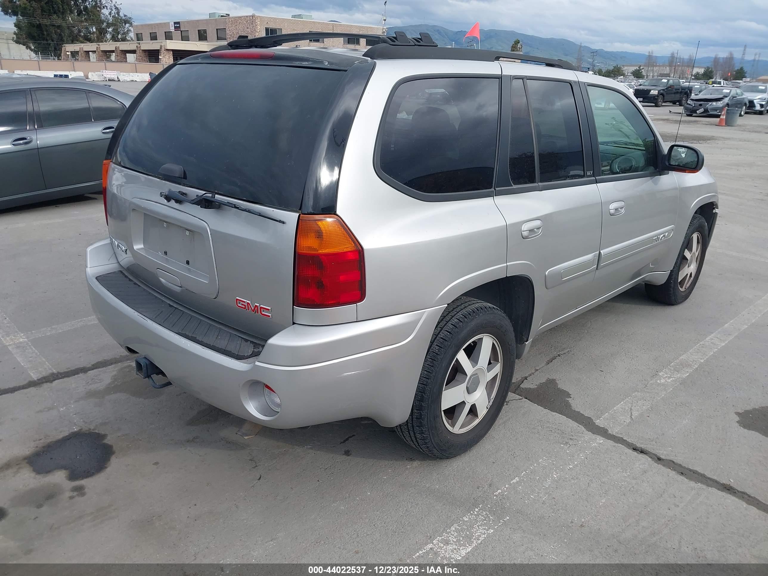 GMC ENVOY image 4