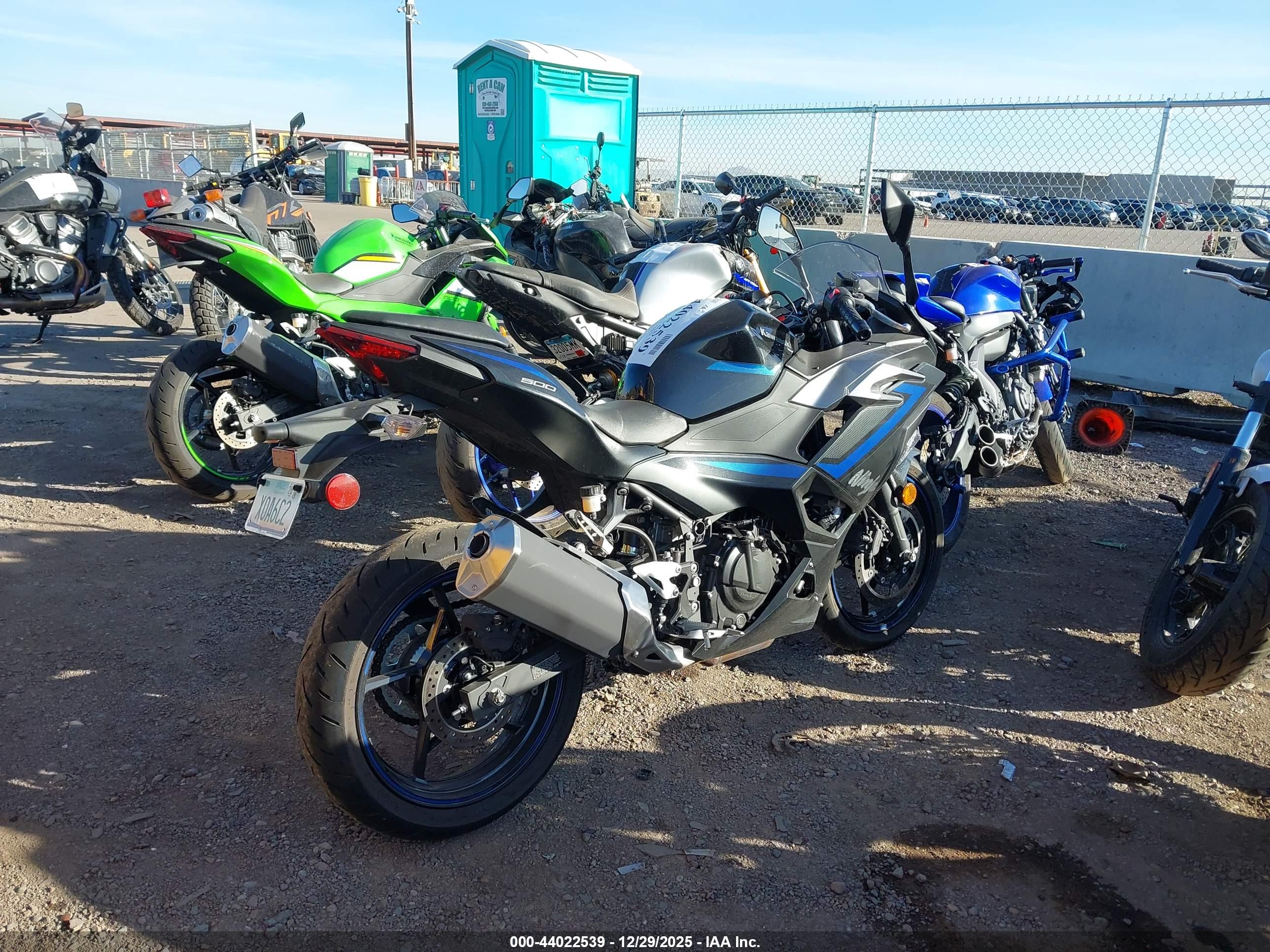 KAWASAKI EX500 image 4