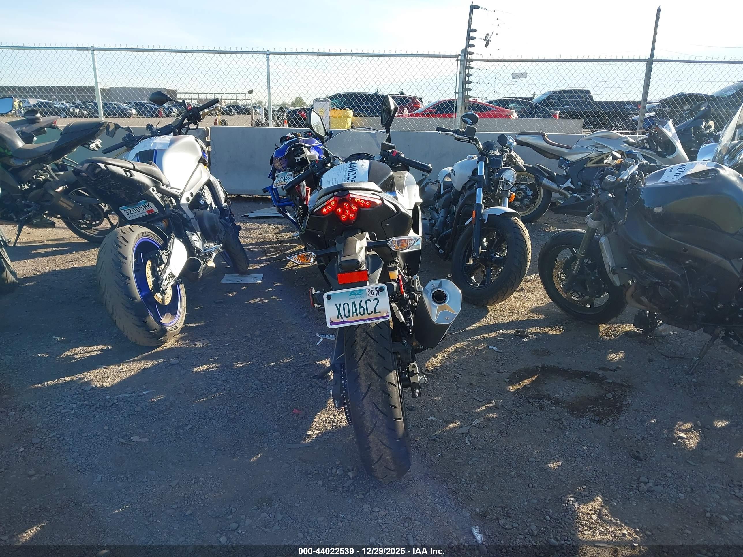 KAWASAKI EX500 image 6
