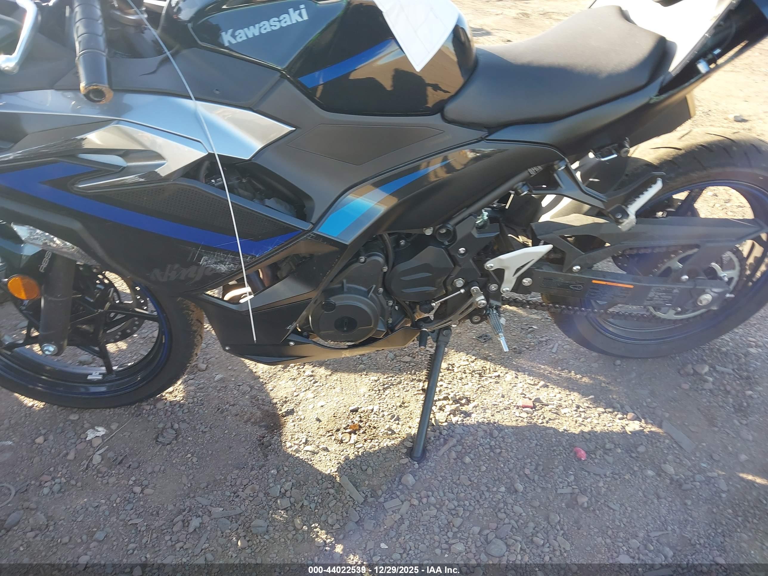 KAWASAKI EX500 image 9