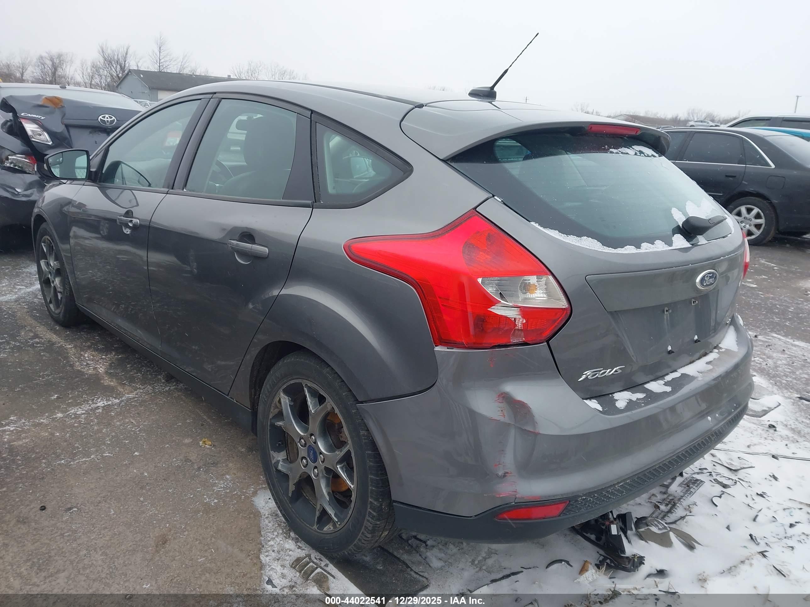 FORD FOCUS image 3