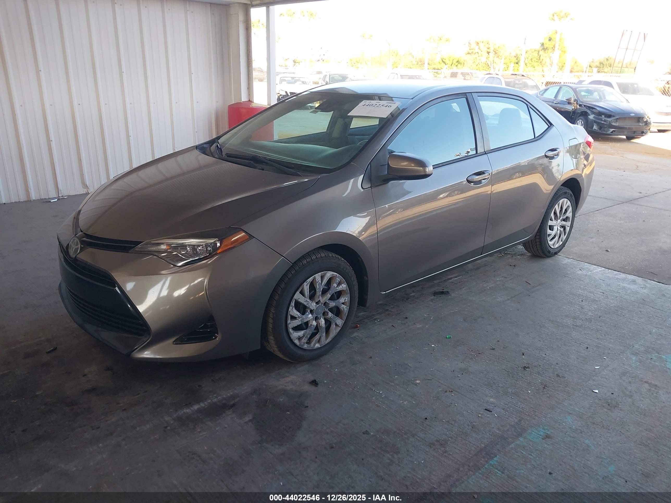 TOYOTA COROLLA image 2