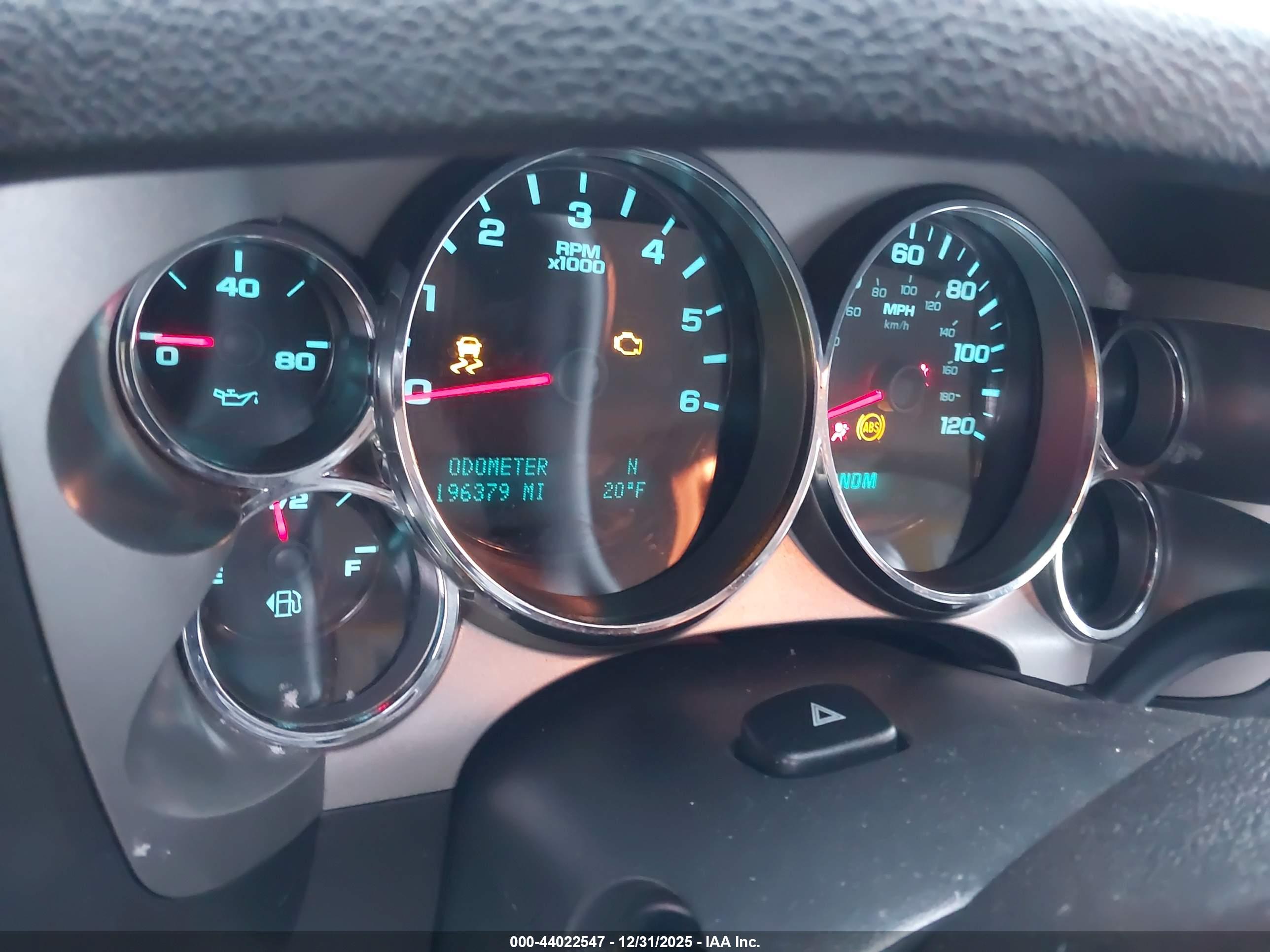 CHEVROLET SILVERADO image 7