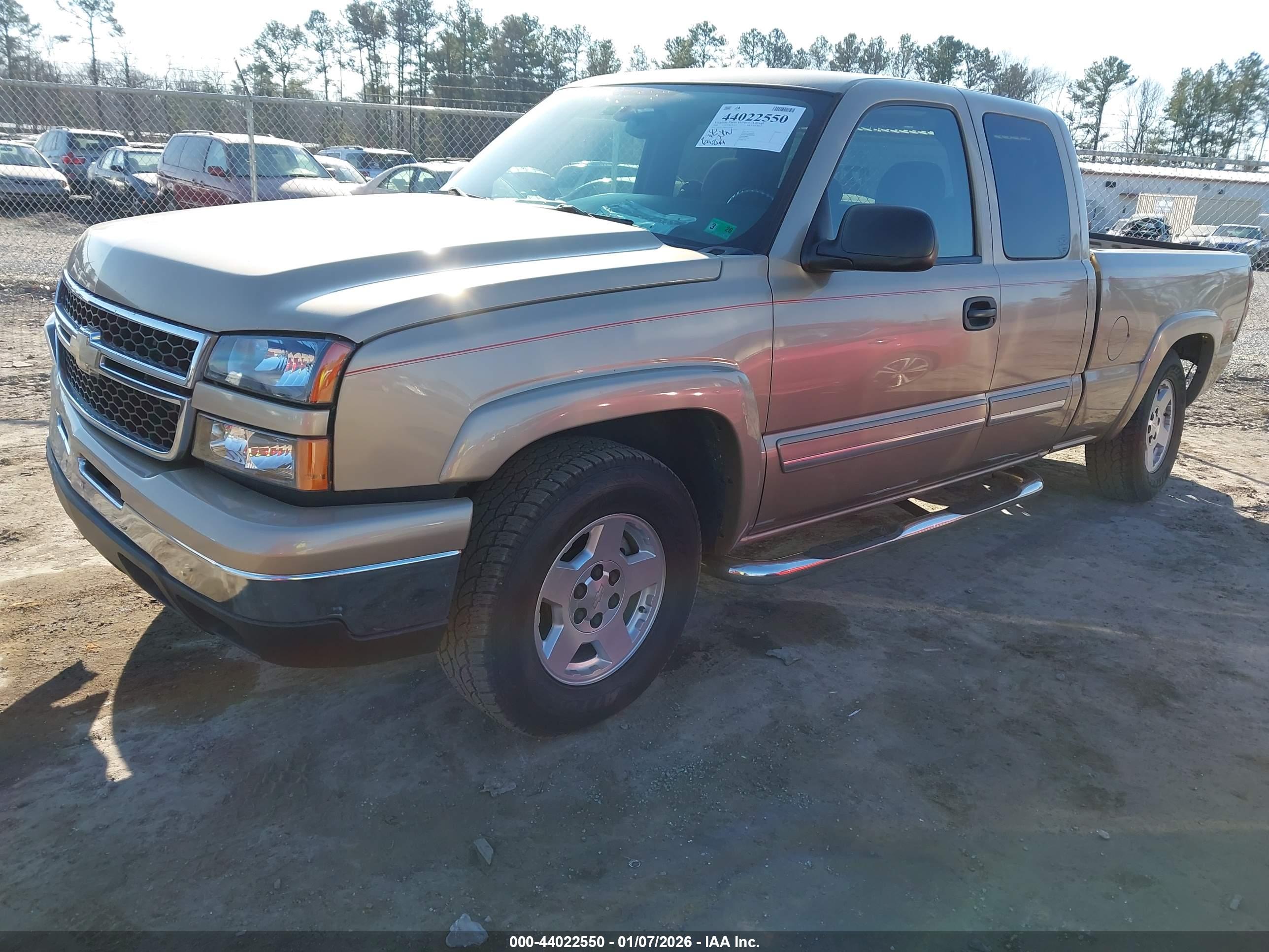 CHEVROLET SILVERADO image 2