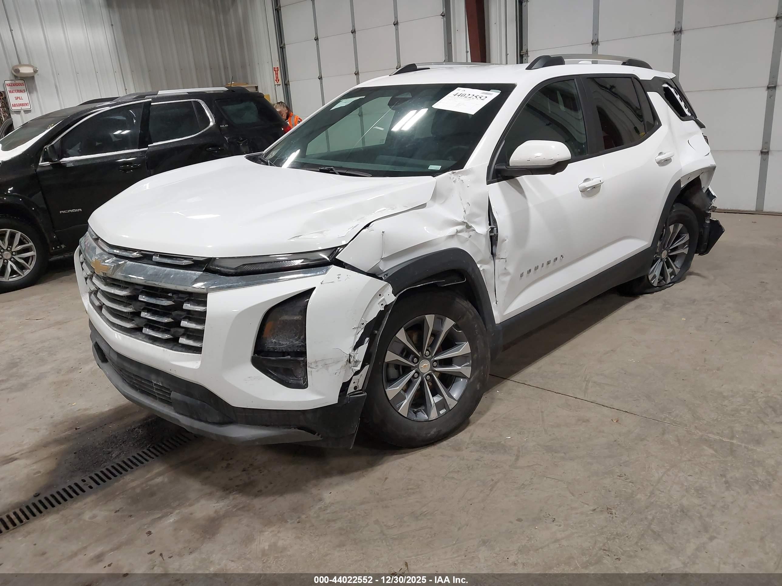 CHEVROLET EQUINOX image 2