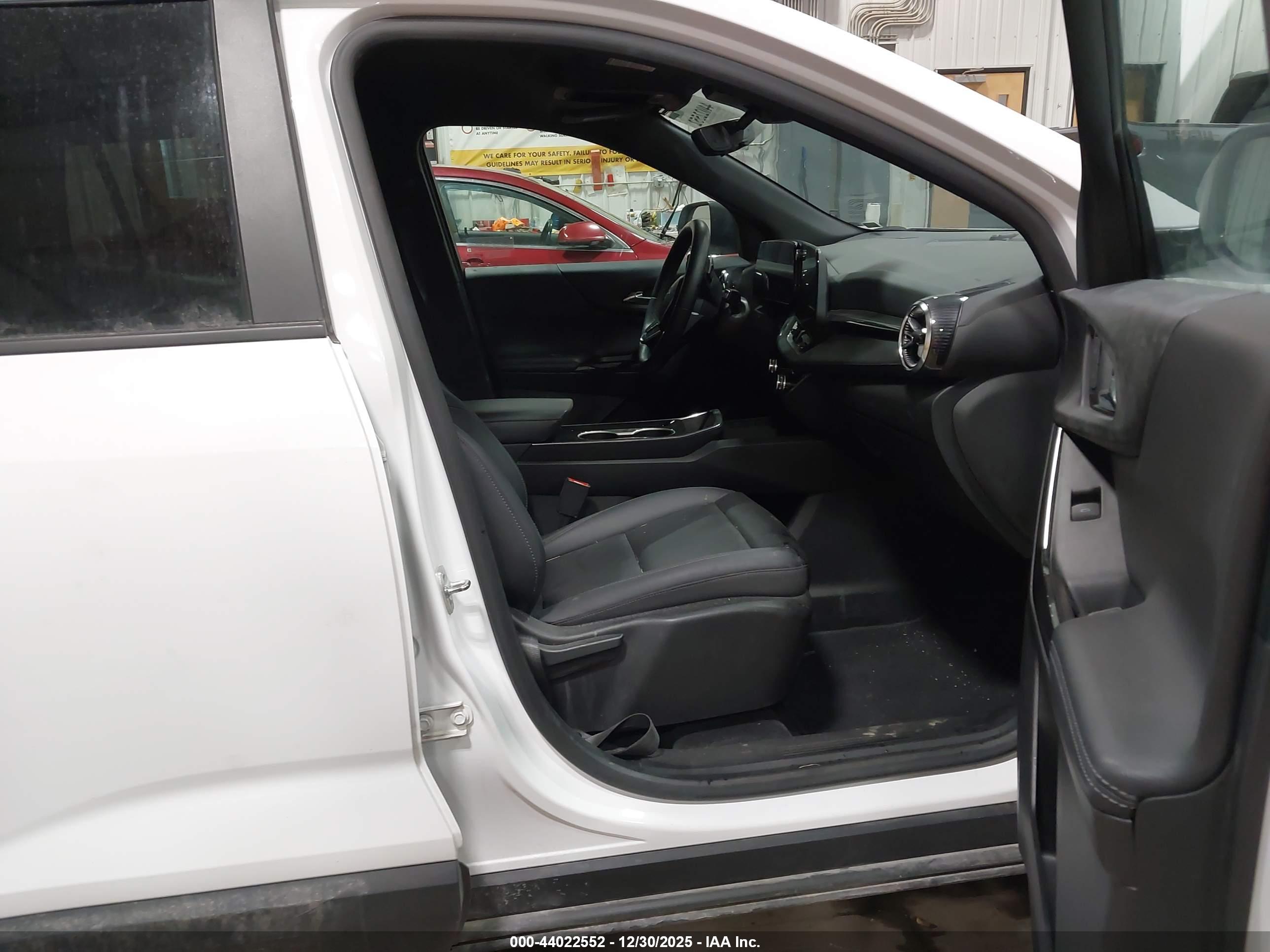 CHEVROLET EQUINOX image 5