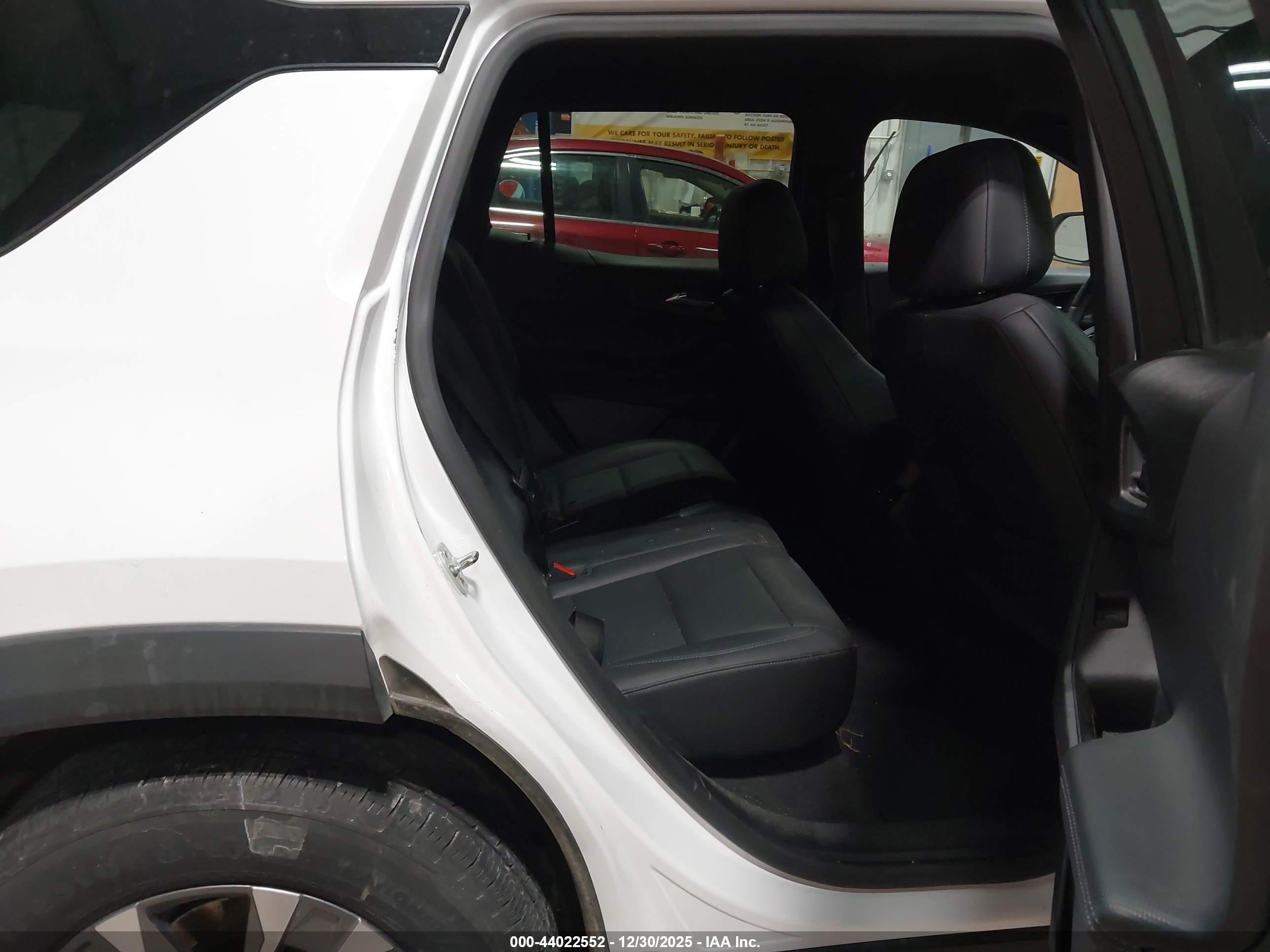 CHEVROLET EQUINOX image 8