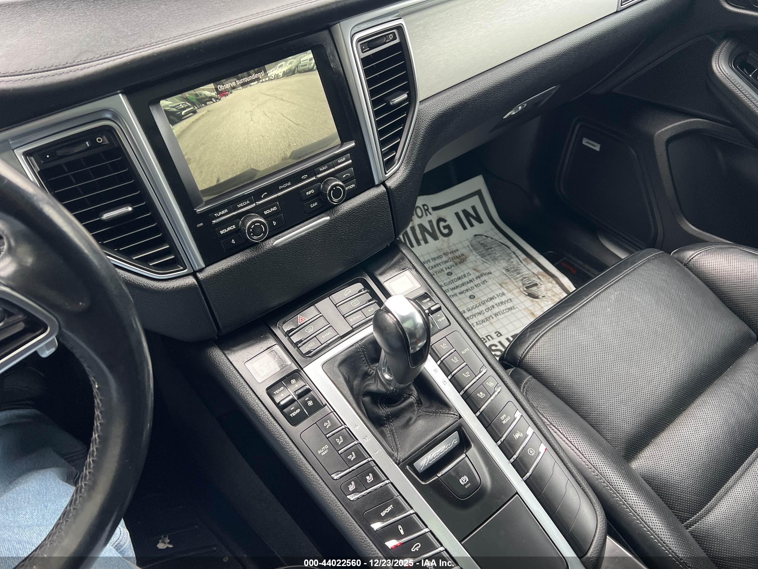 PORSCHE MACAN image 6