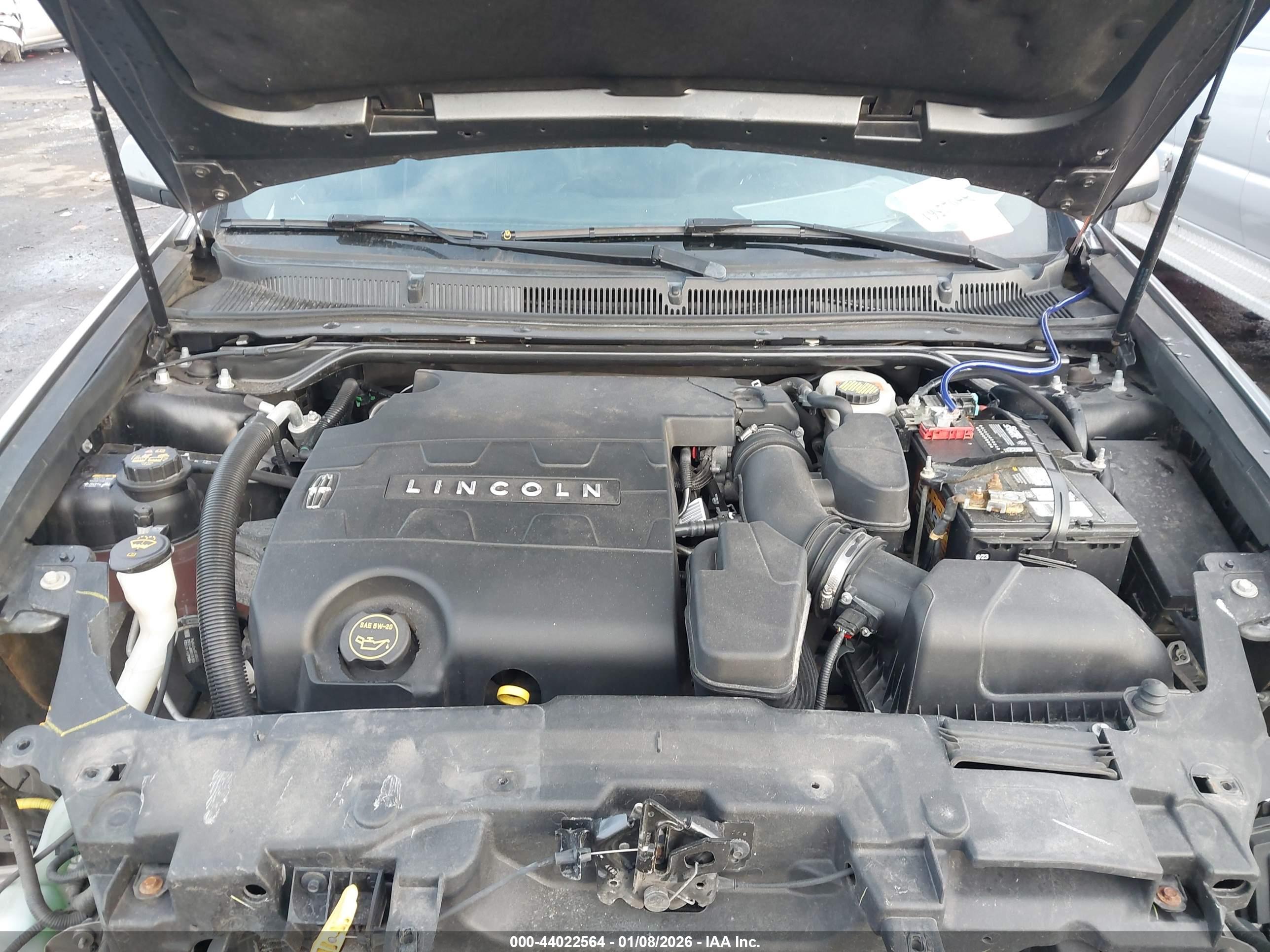 LINCOLN MKS image 10