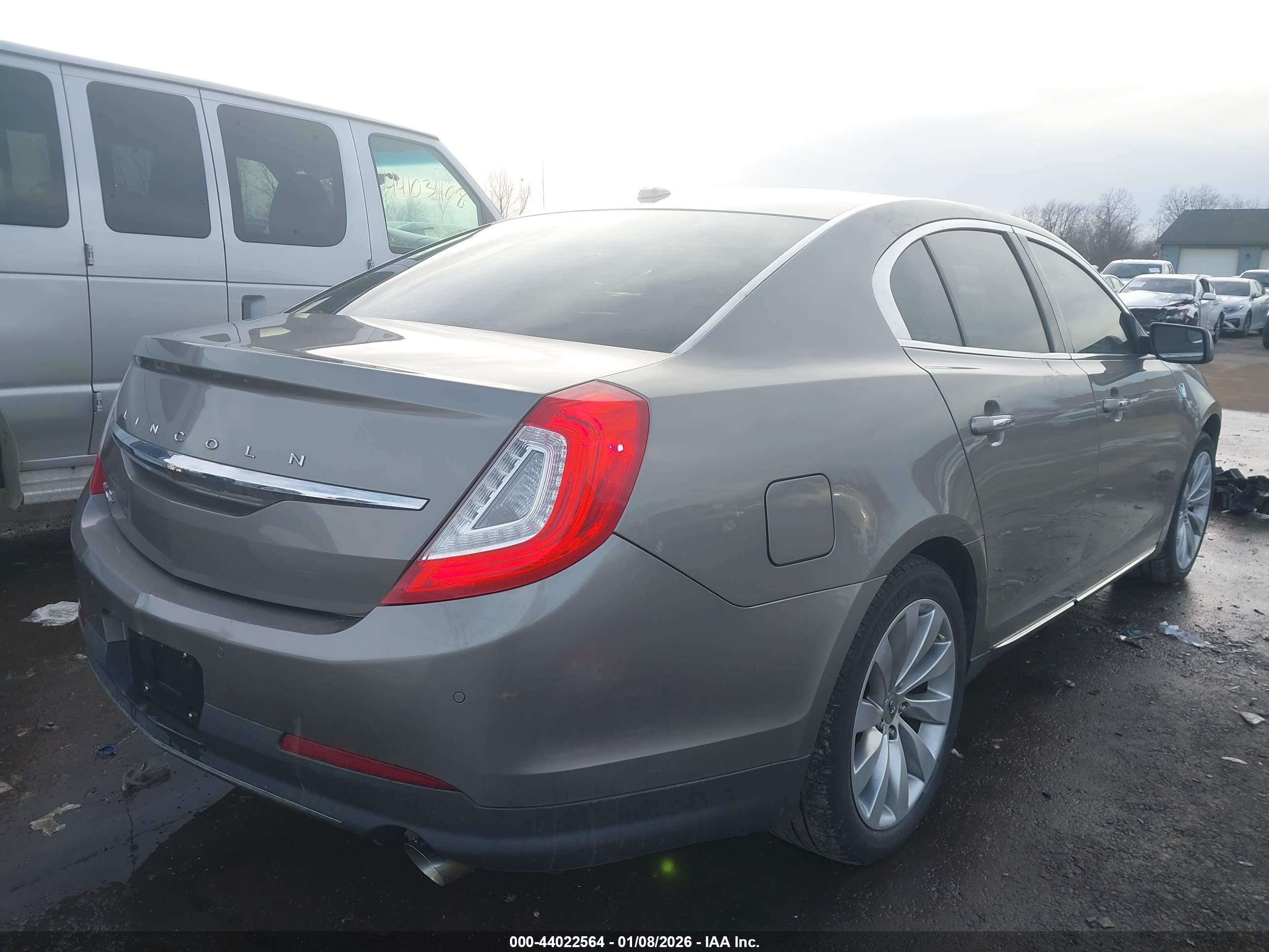 LINCOLN MKS image 4