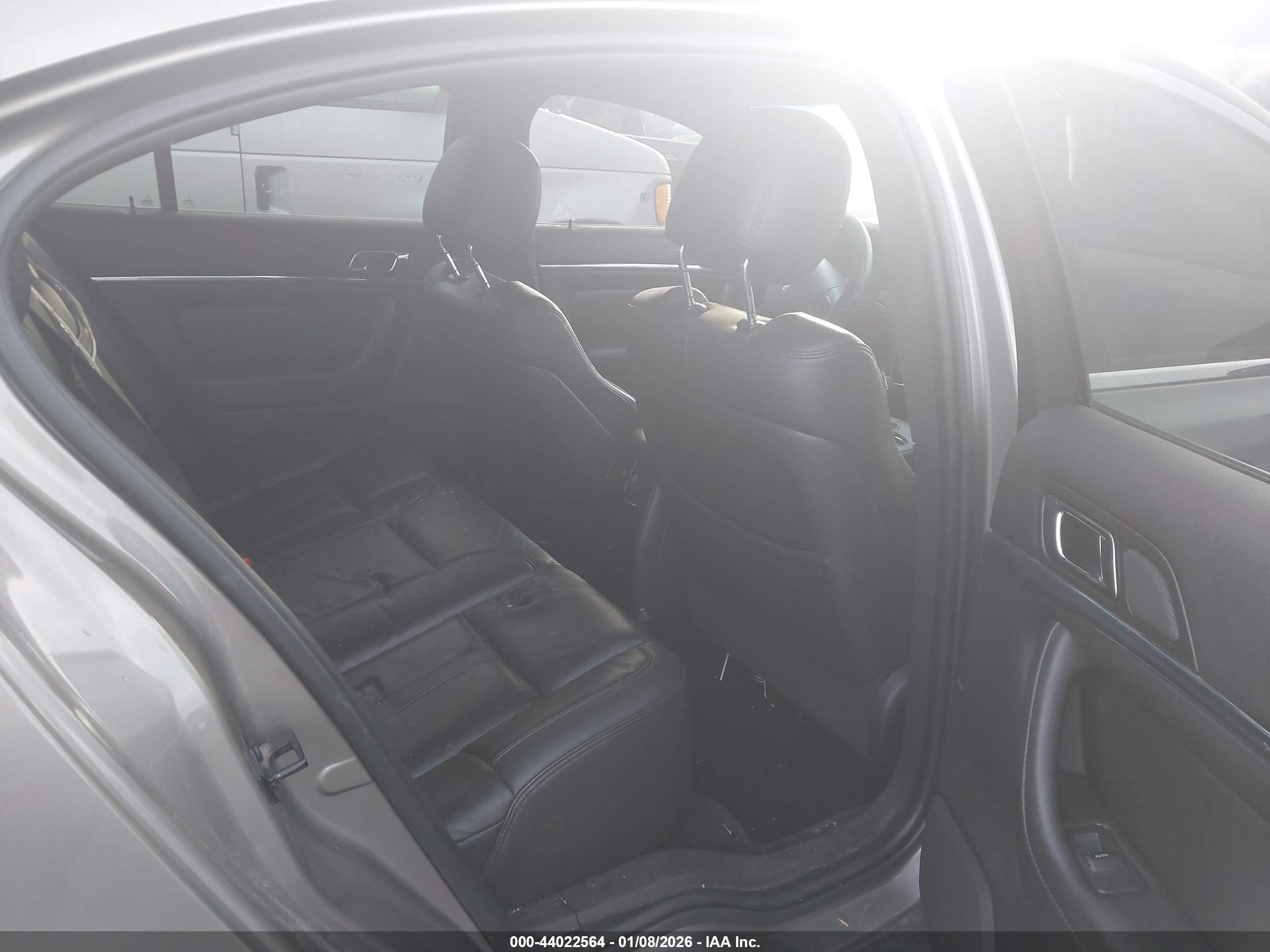 LINCOLN MKS image 8