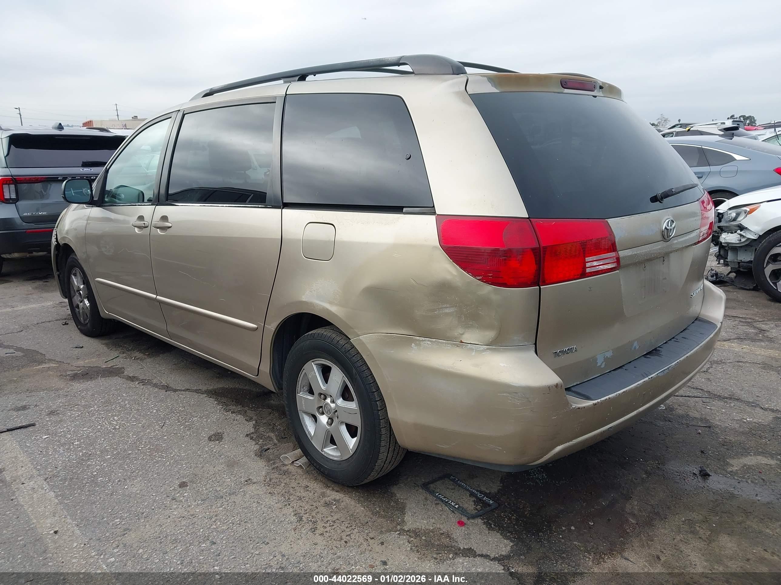 TOYOTA SIENNA image 3