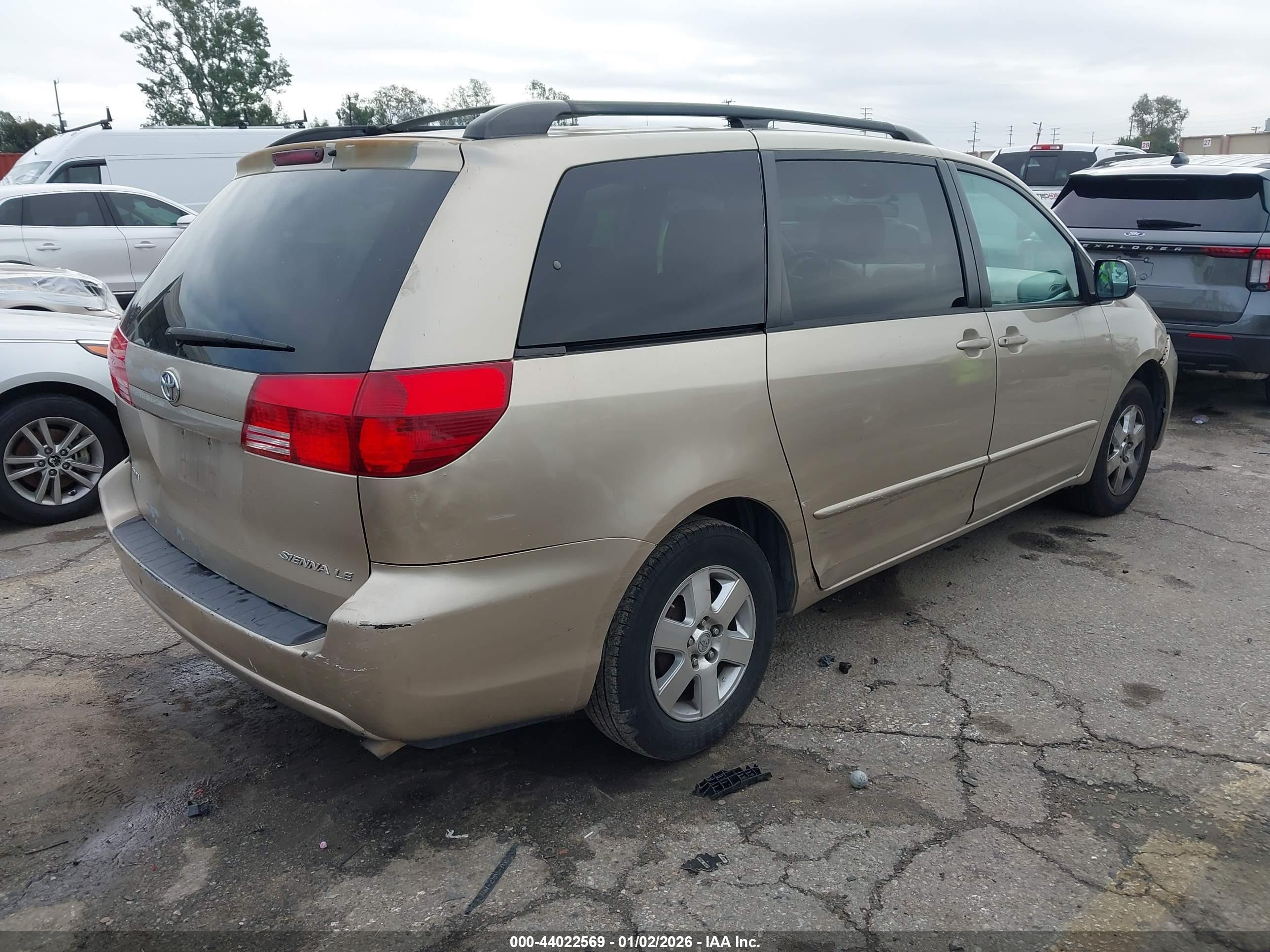 TOYOTA SIENNA image 4