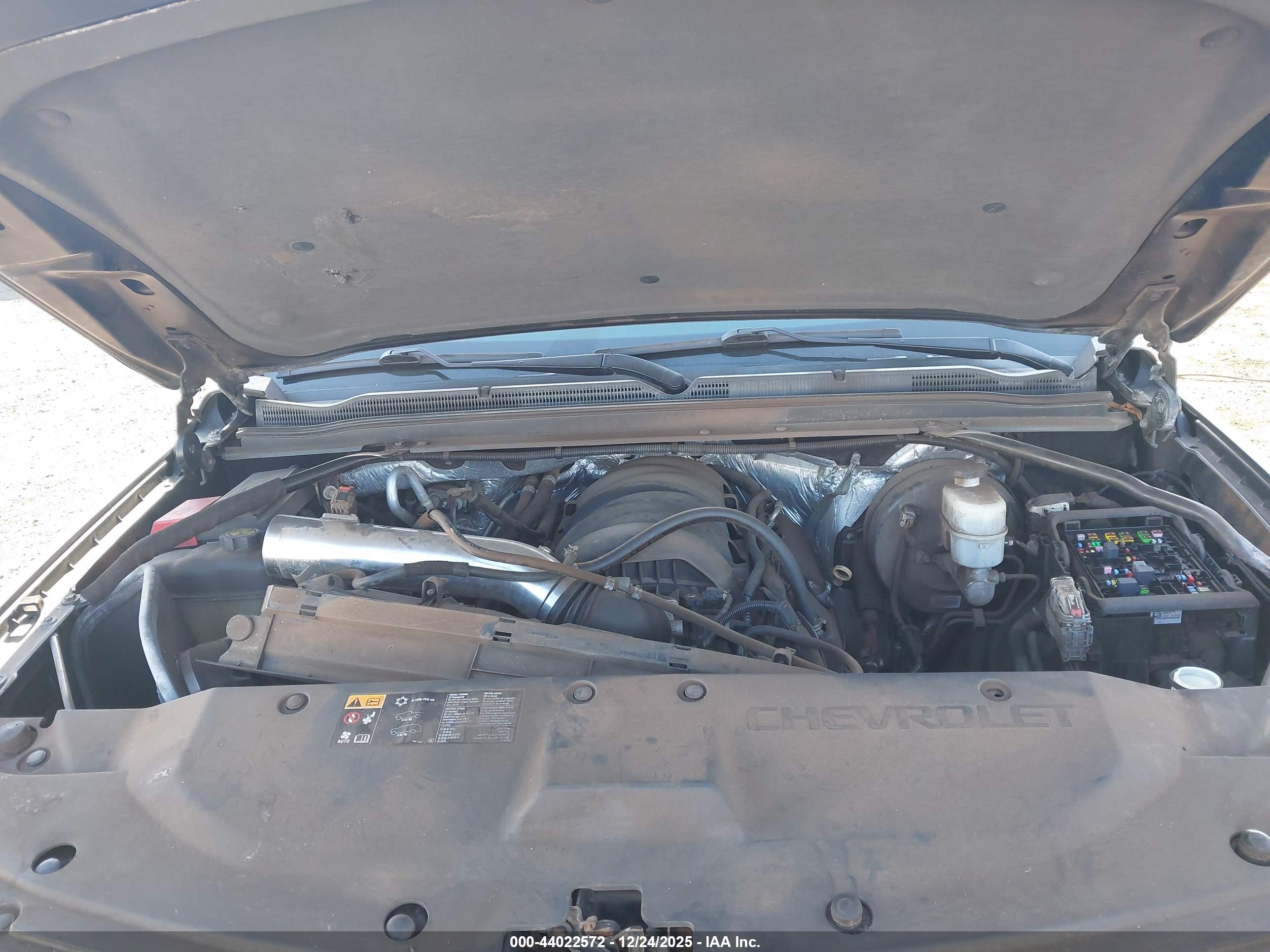 CHEVROLET SUBURBAN image 10