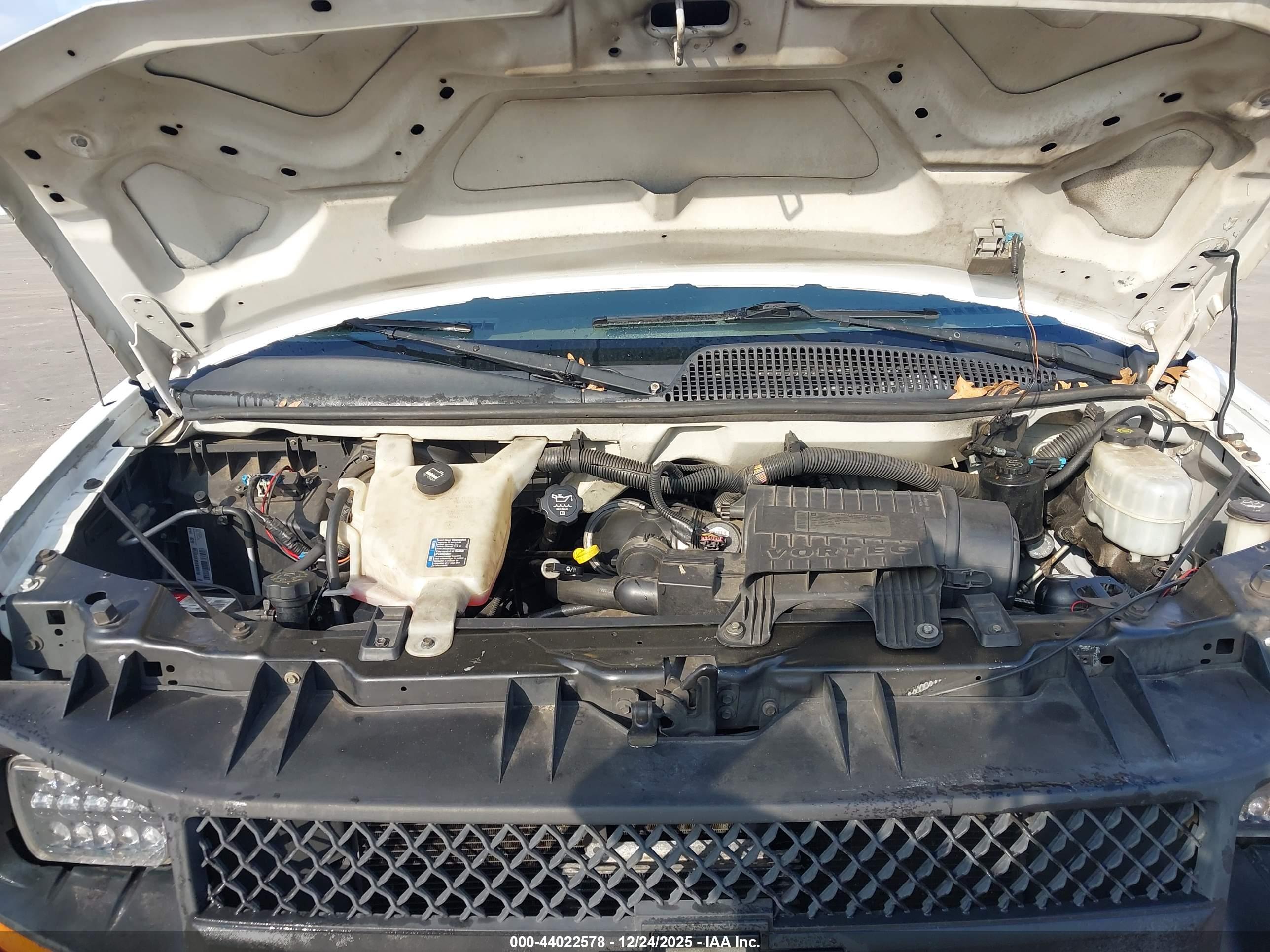 CHEVROLET EXPRESS image 10