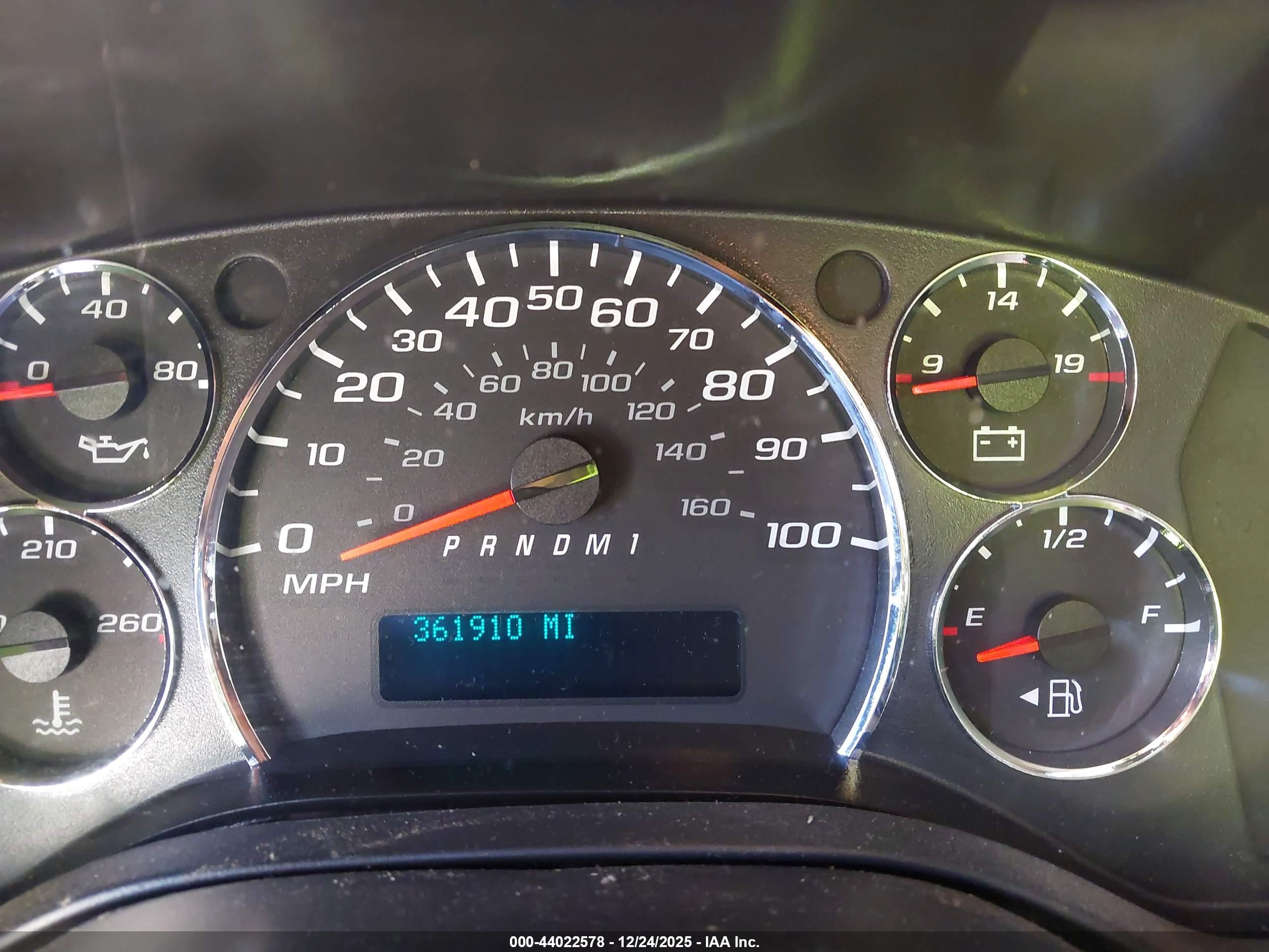 CHEVROLET EXPRESS image 7