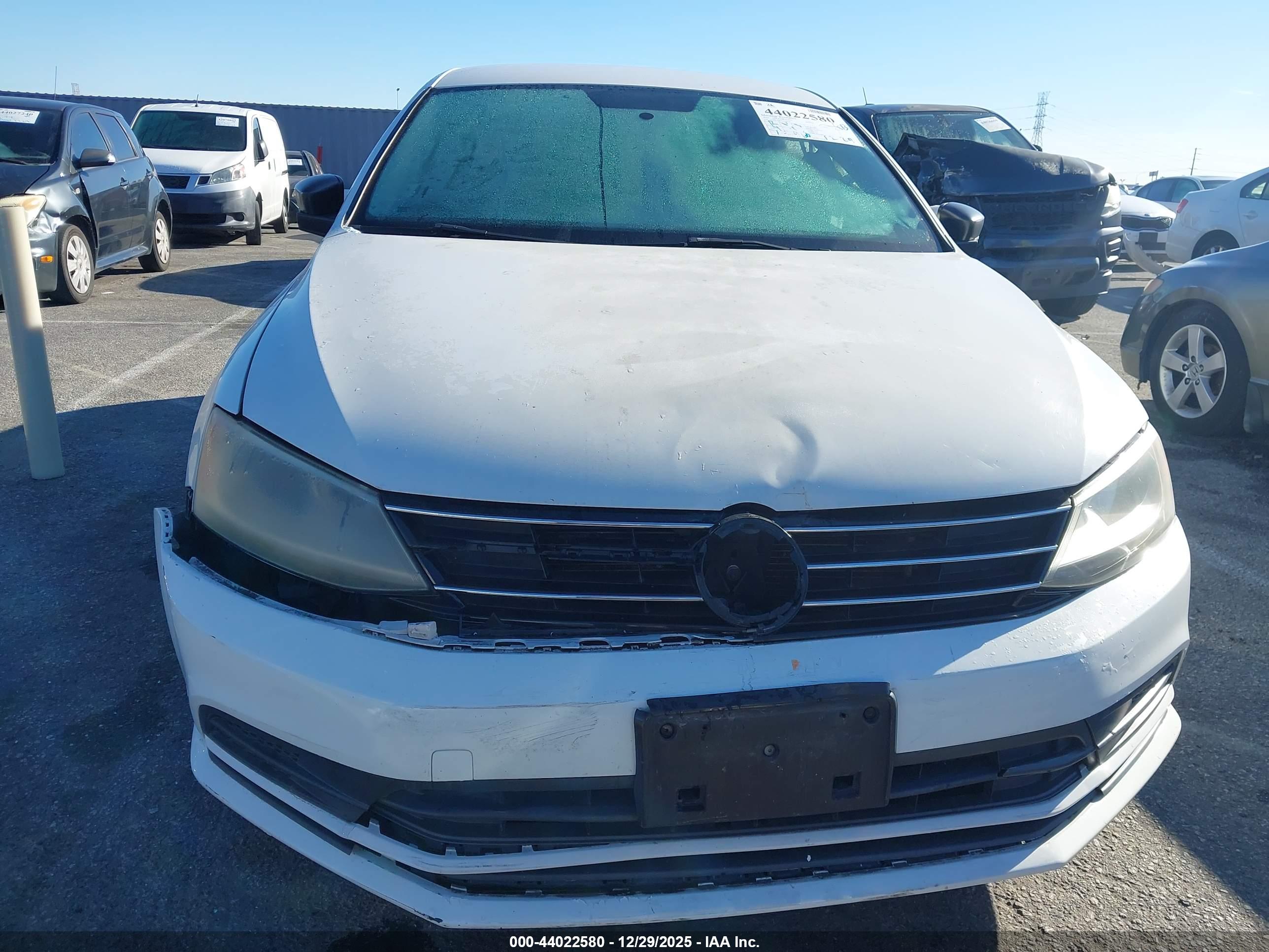 VOLKSWAGEN JETTA image 6