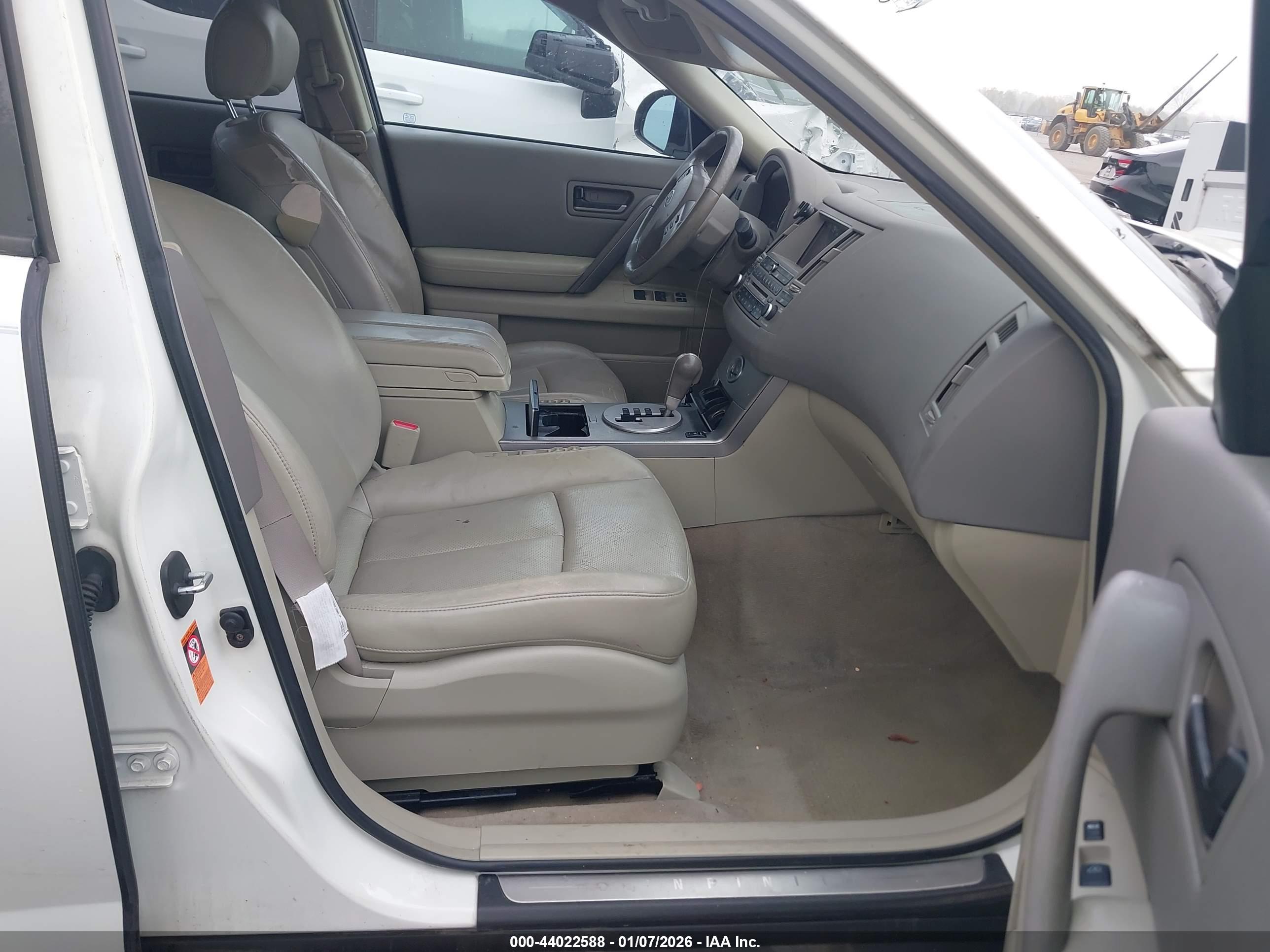 INFINITI FX35 image 5