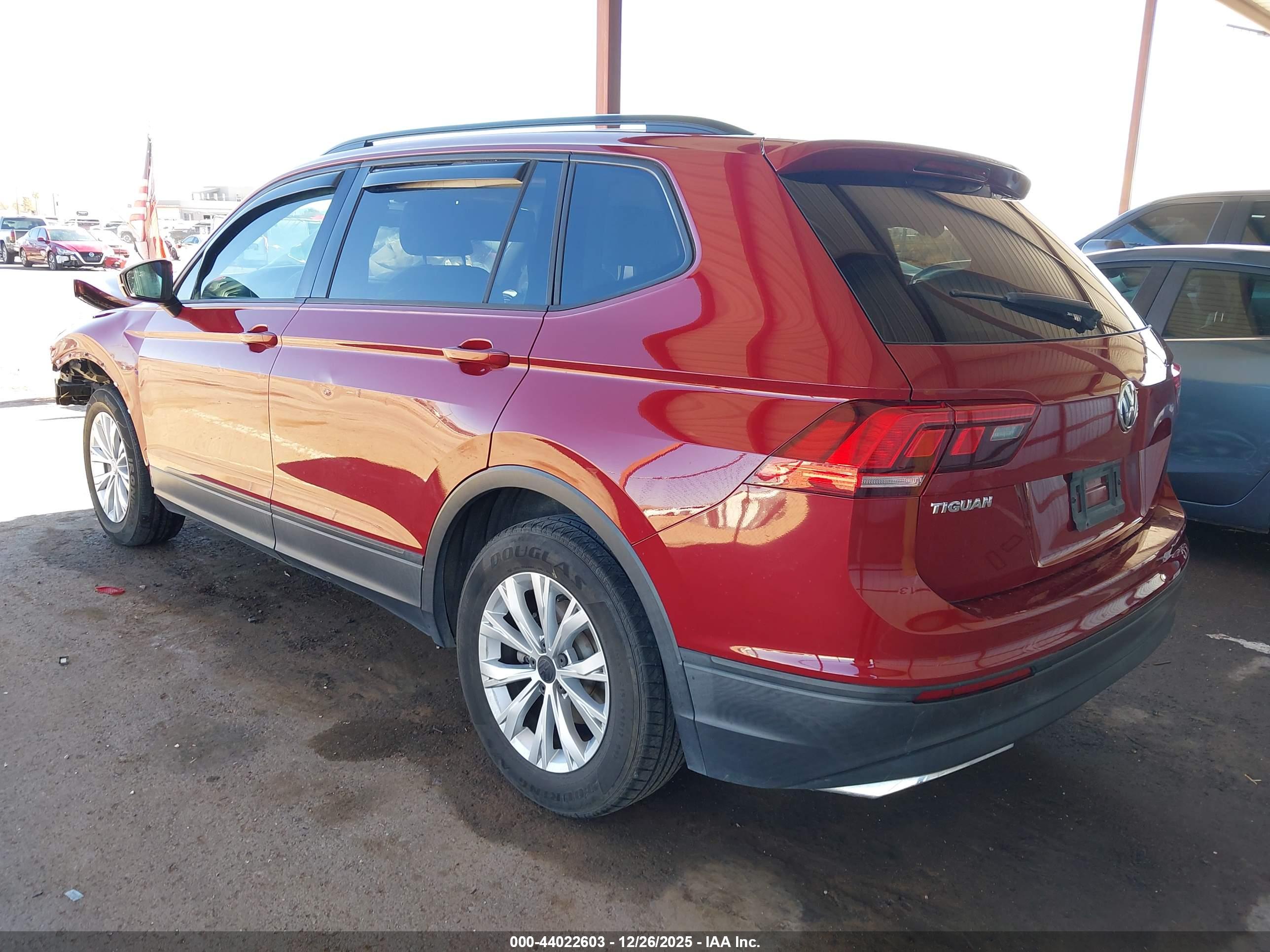 VOLKSWAGEN TIGUAN image 3