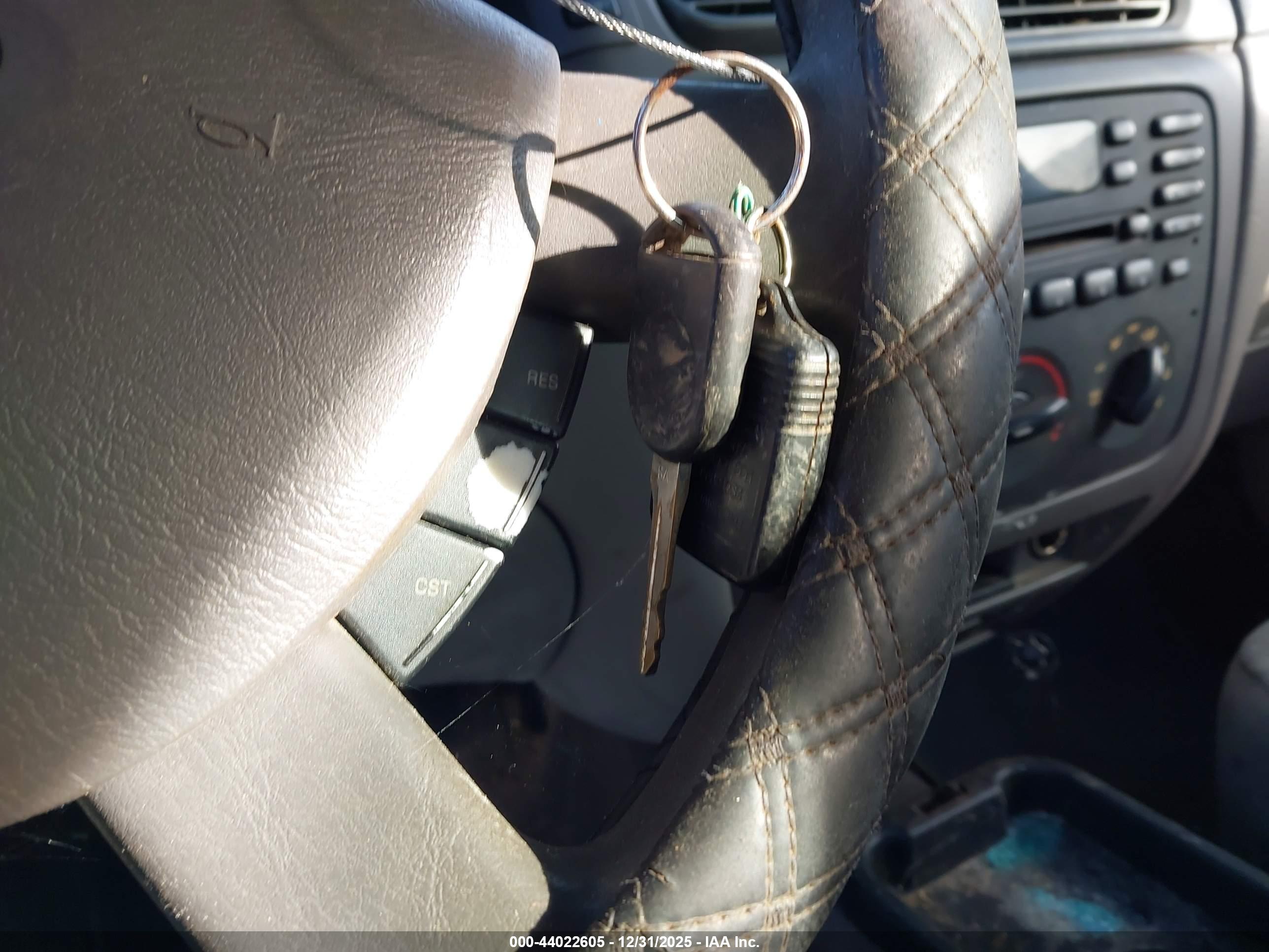 FORD TAURUS image 11