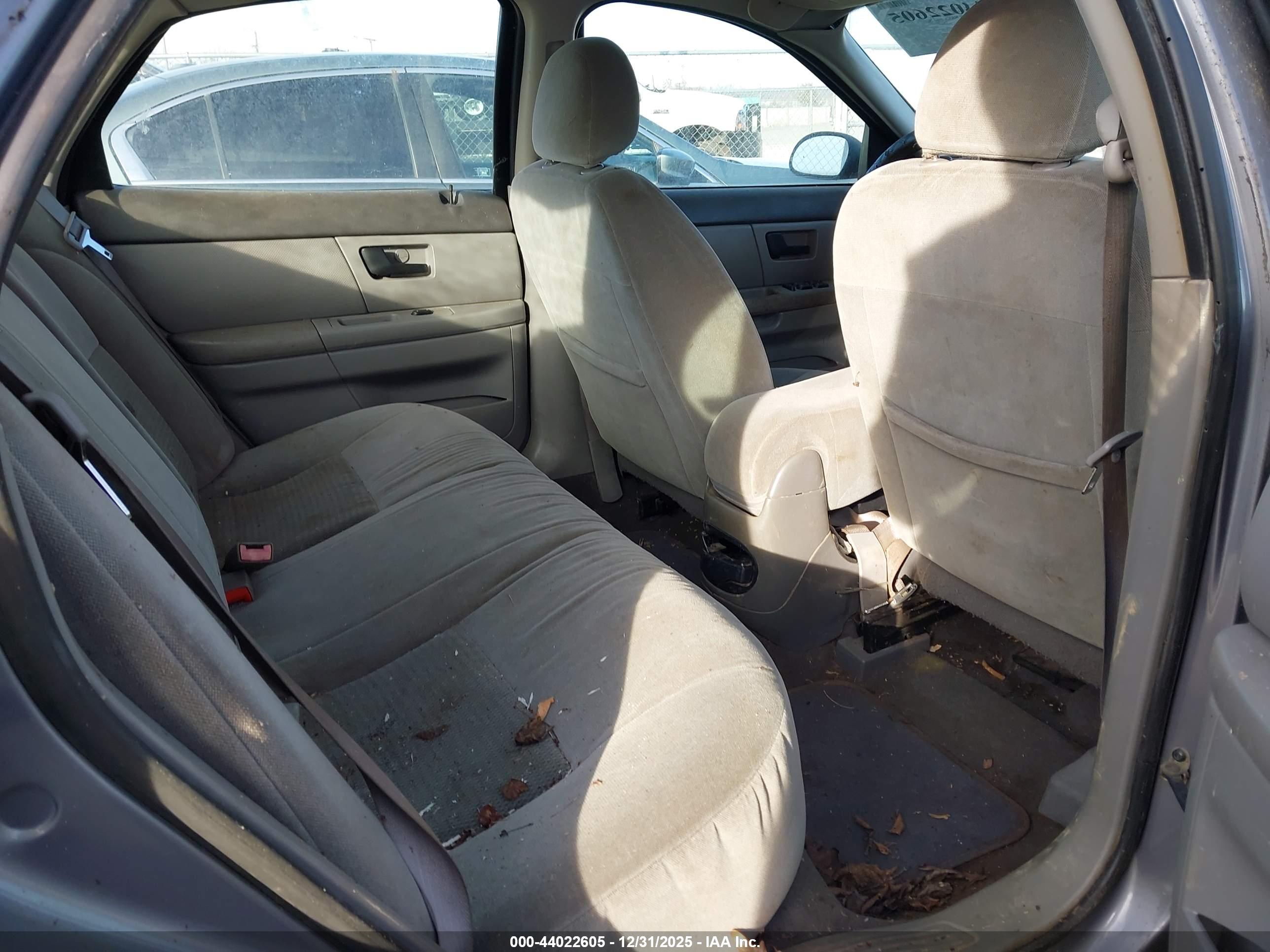 FORD TAURUS image 8