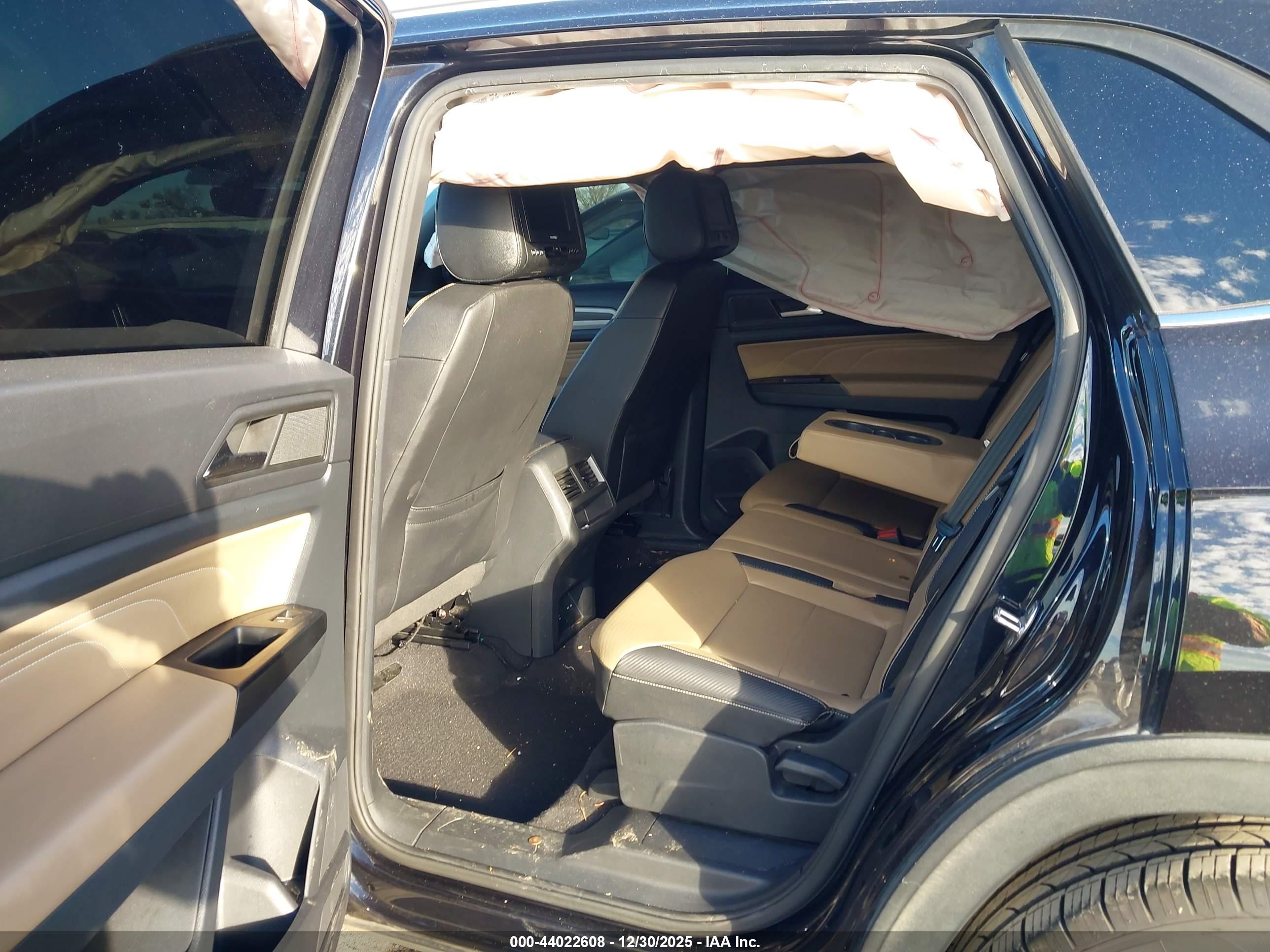 VOLKSWAGEN ATLAS image 8