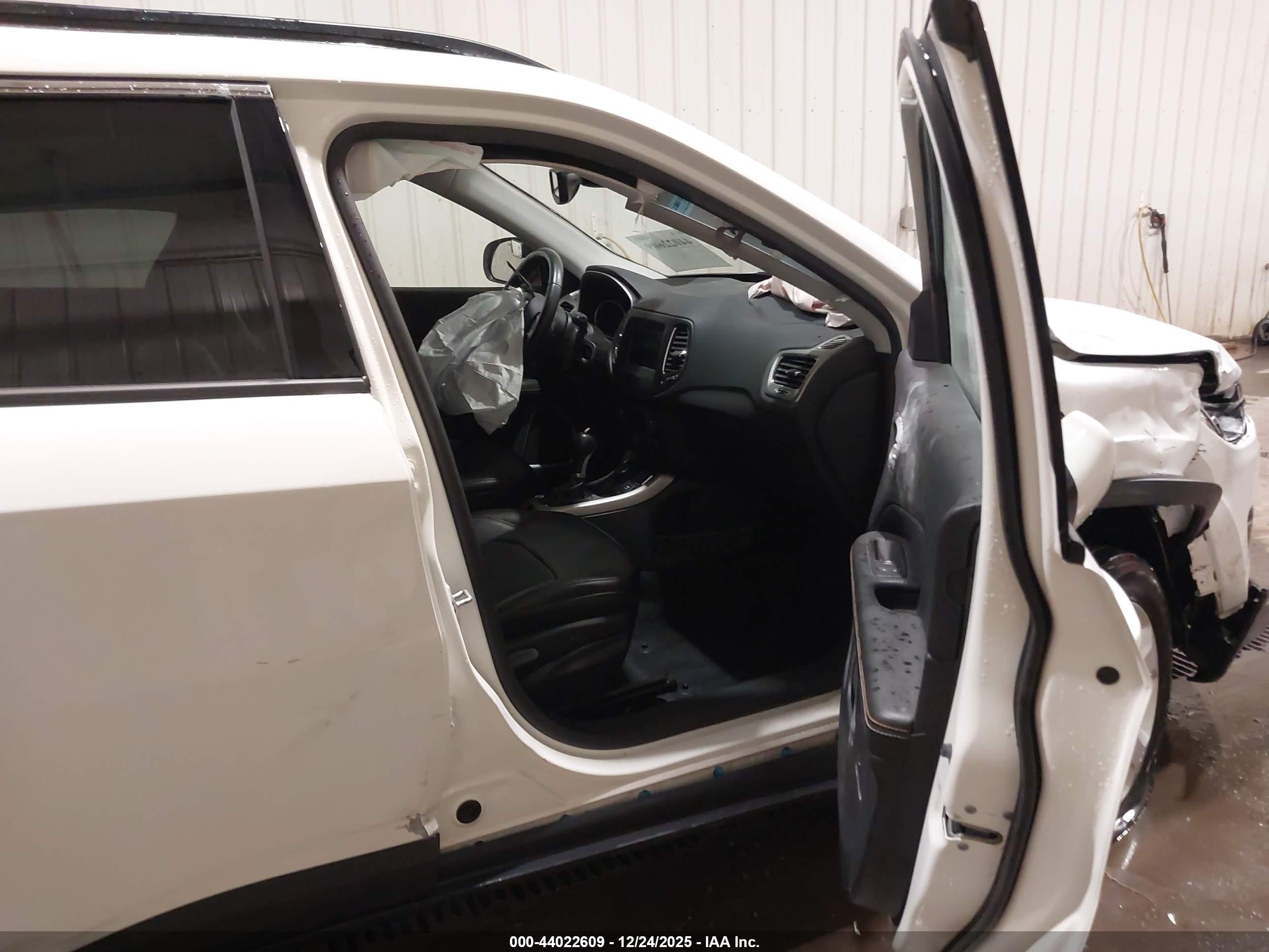 JEEP COMPASS image 5