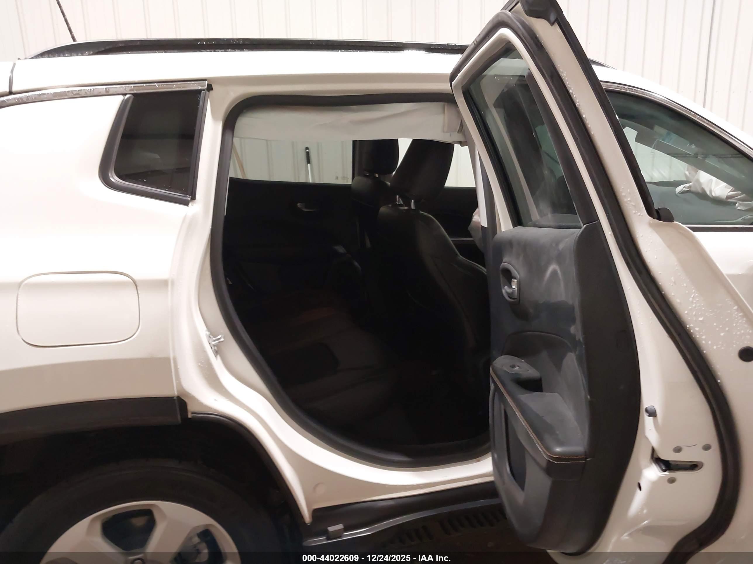 JEEP COMPASS image 8
