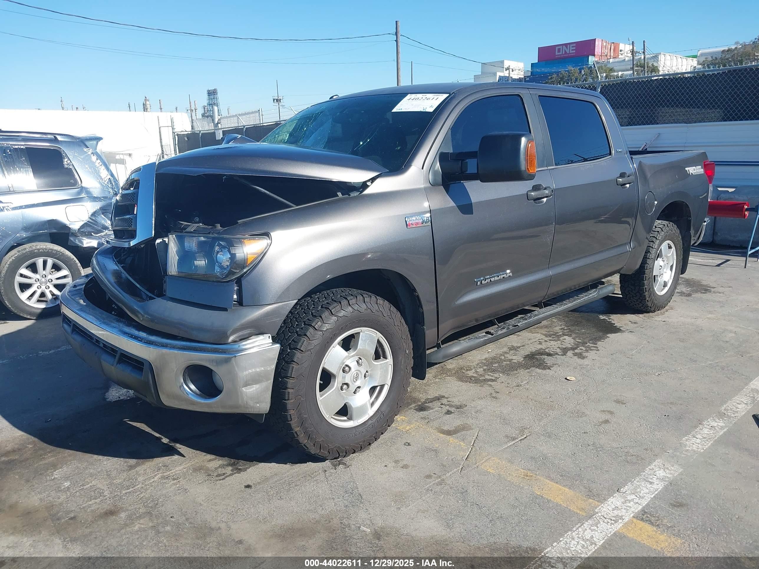 TOYOTA TUNDRA image 2