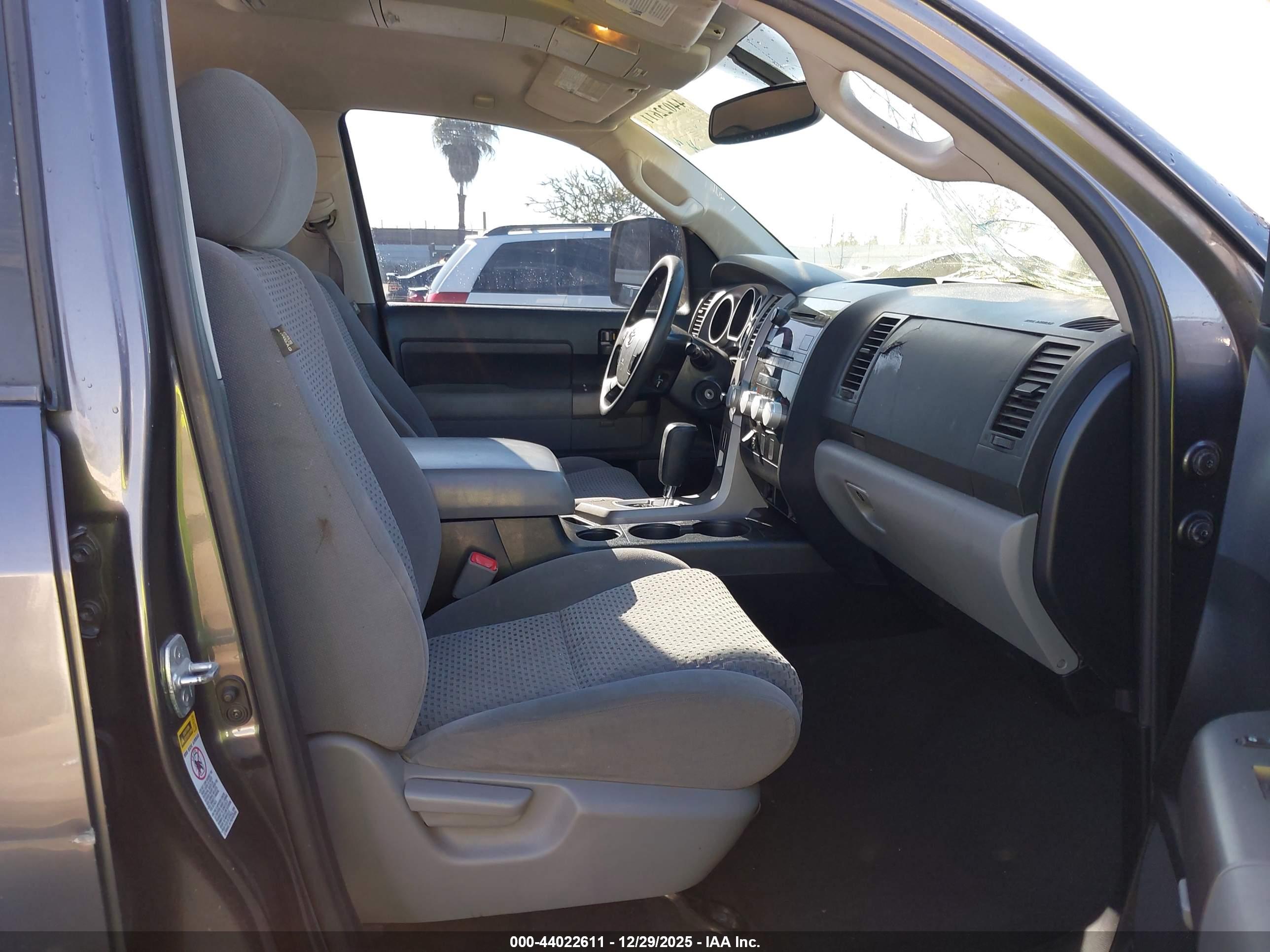 TOYOTA TUNDRA image 5