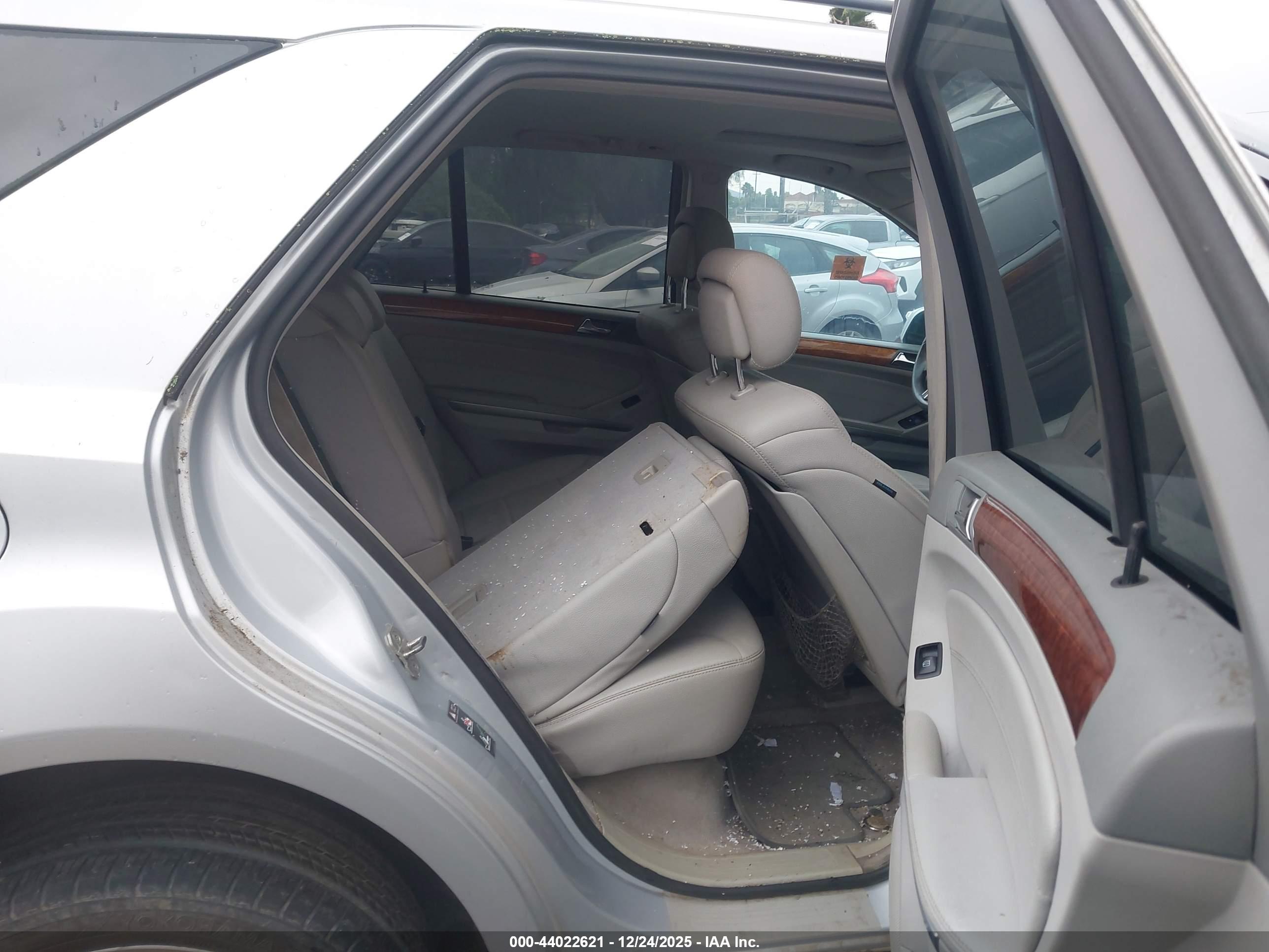 MERCEDES-BENZ ML image 8