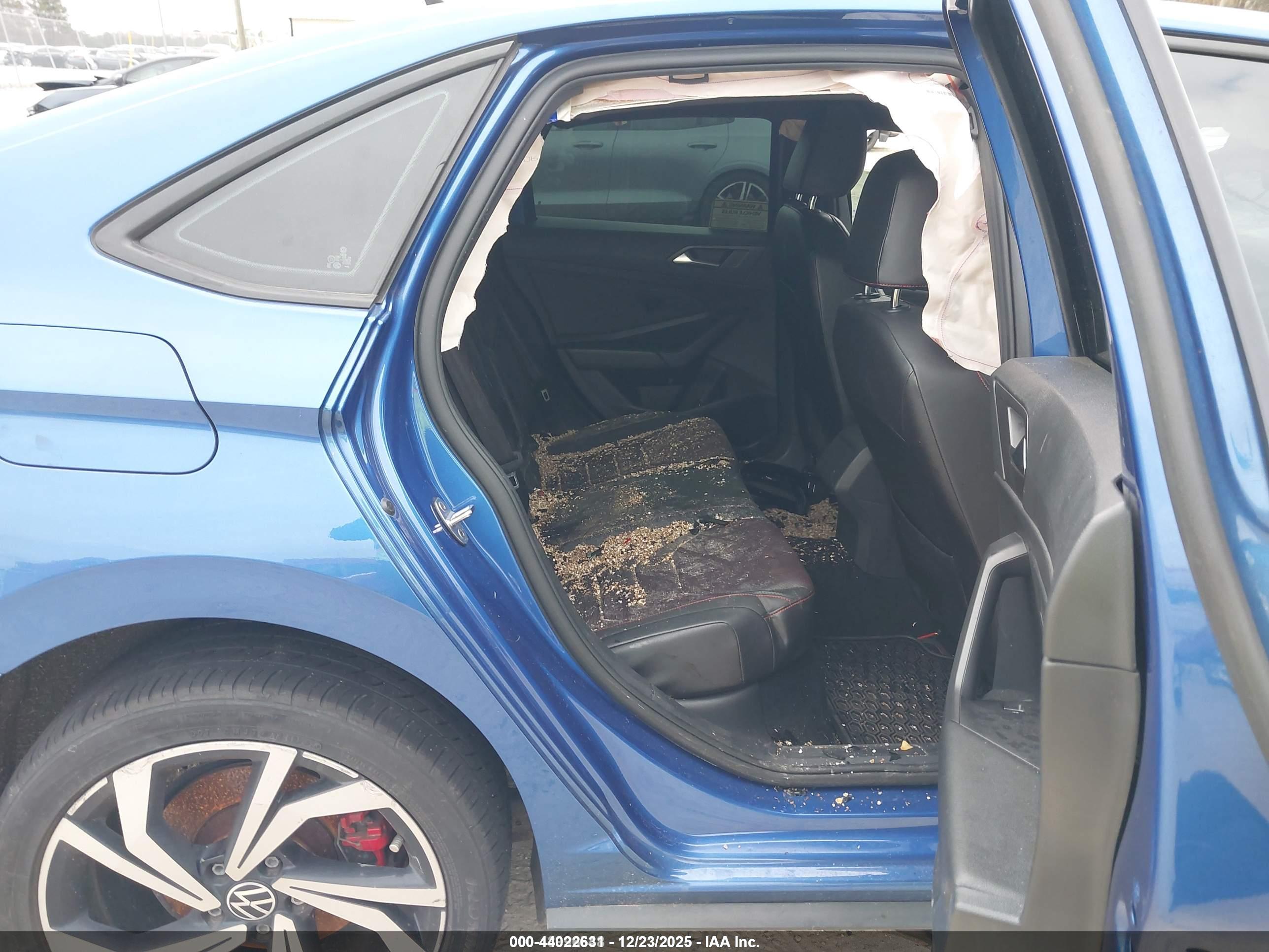 VOLKSWAGEN JETTA image 8