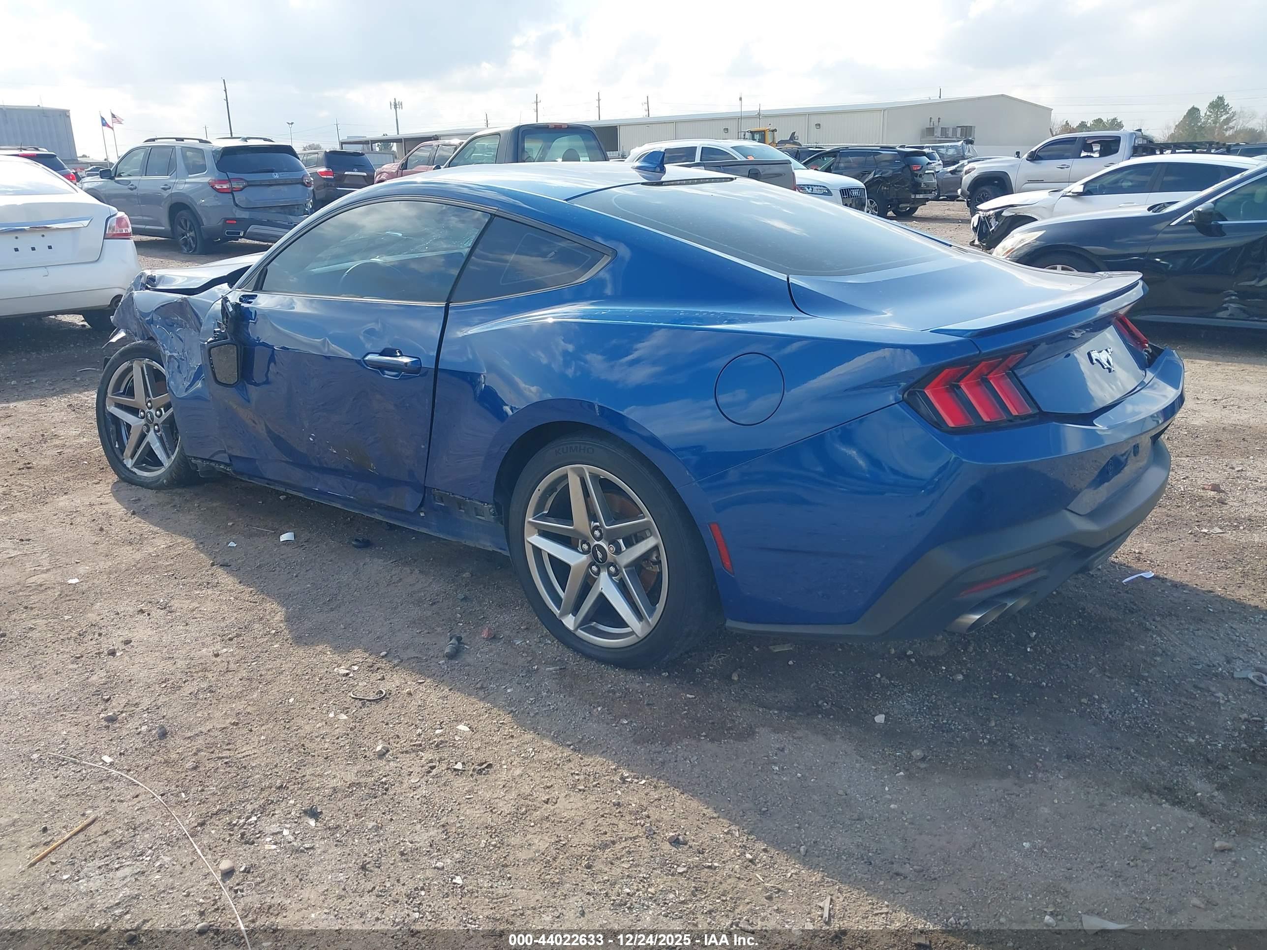 FORD MUSTANG image 3
